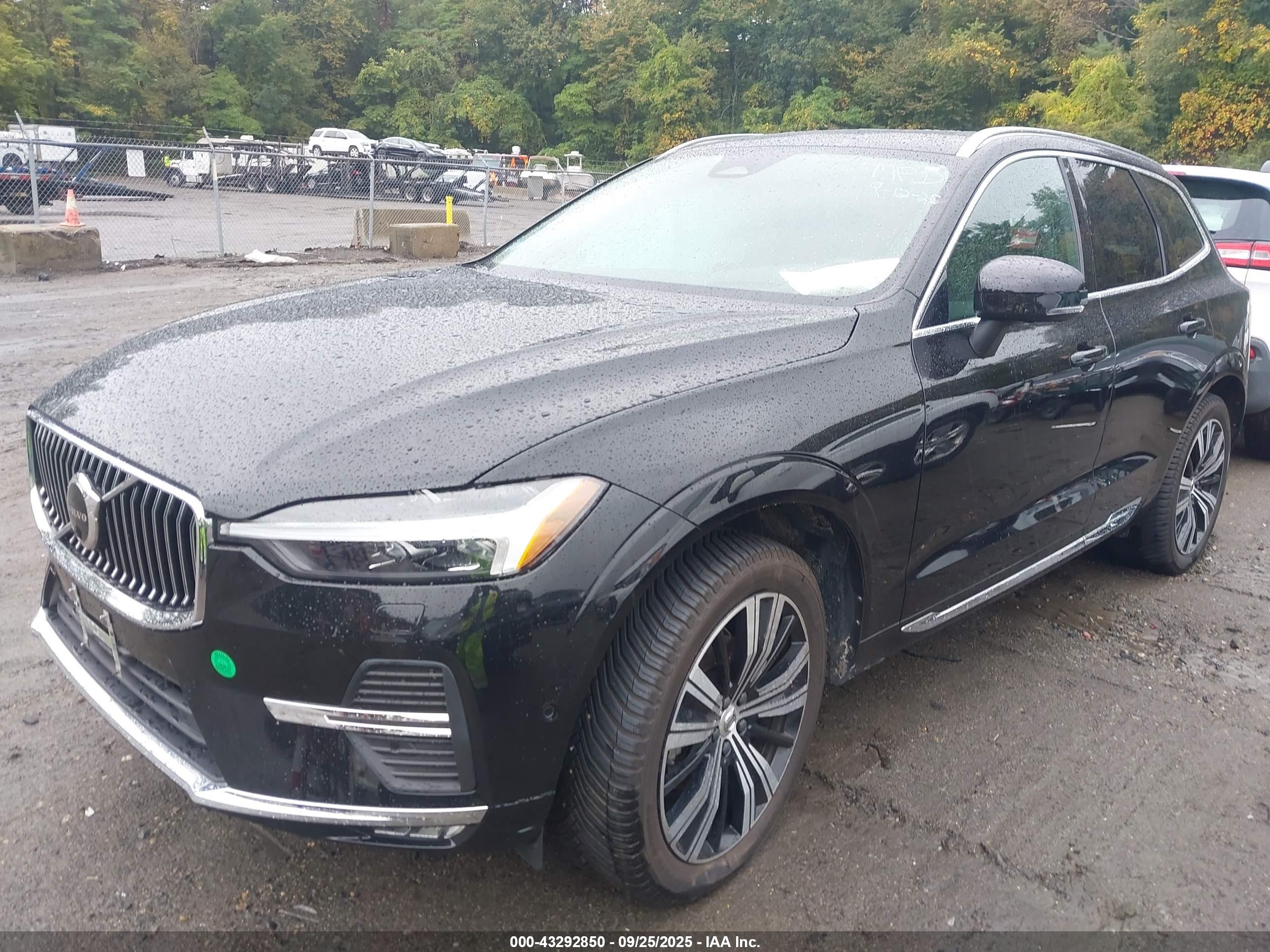 VOLVO XC60 image 2
