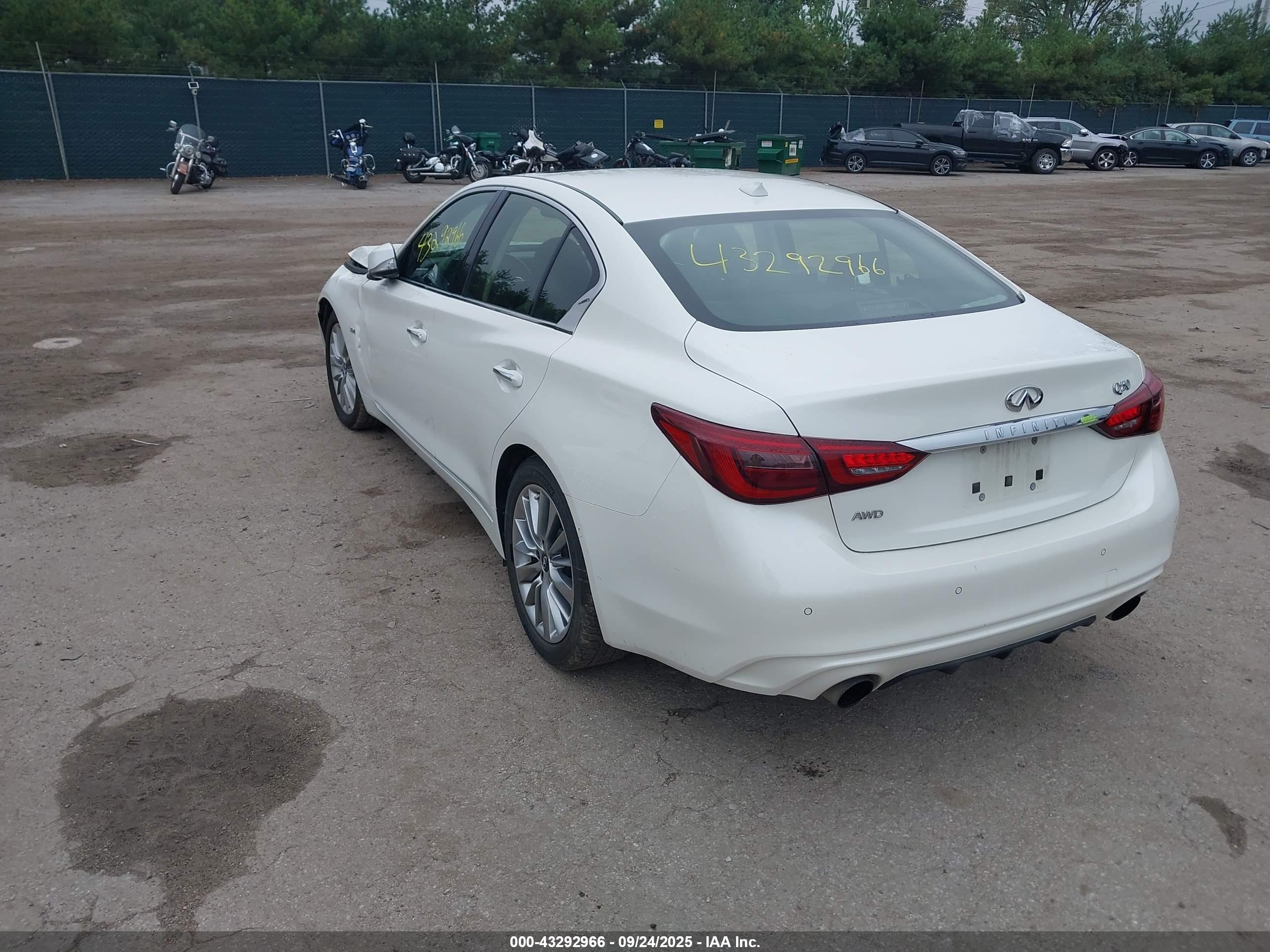 INFINITI Q50 image 3