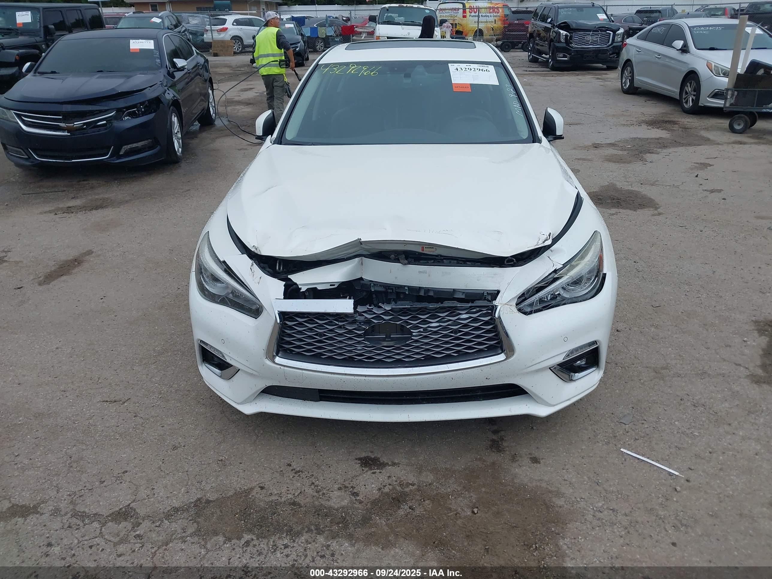 INFINITI Q50 image 6