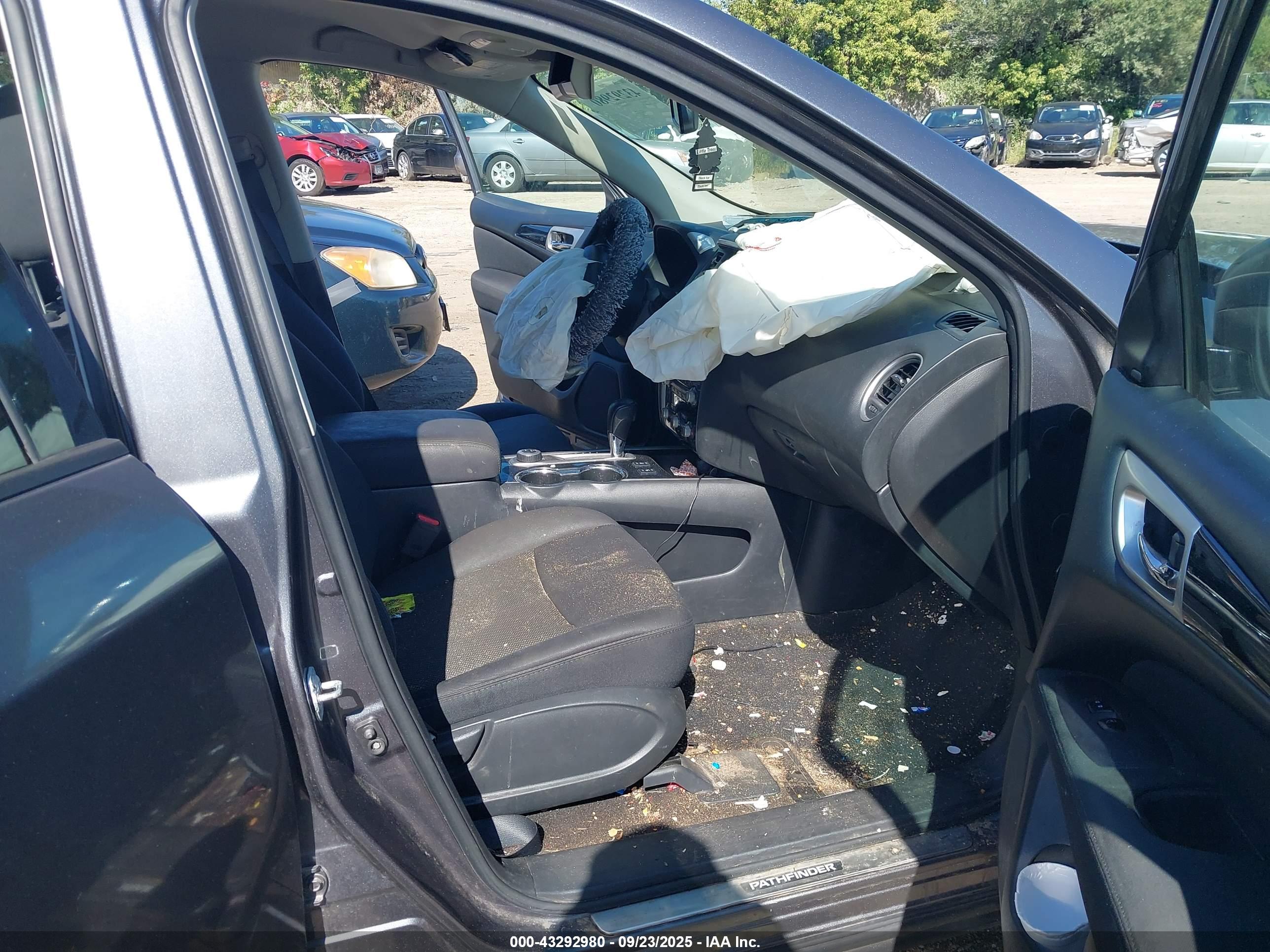 NISSAN PATHFINDER image 5