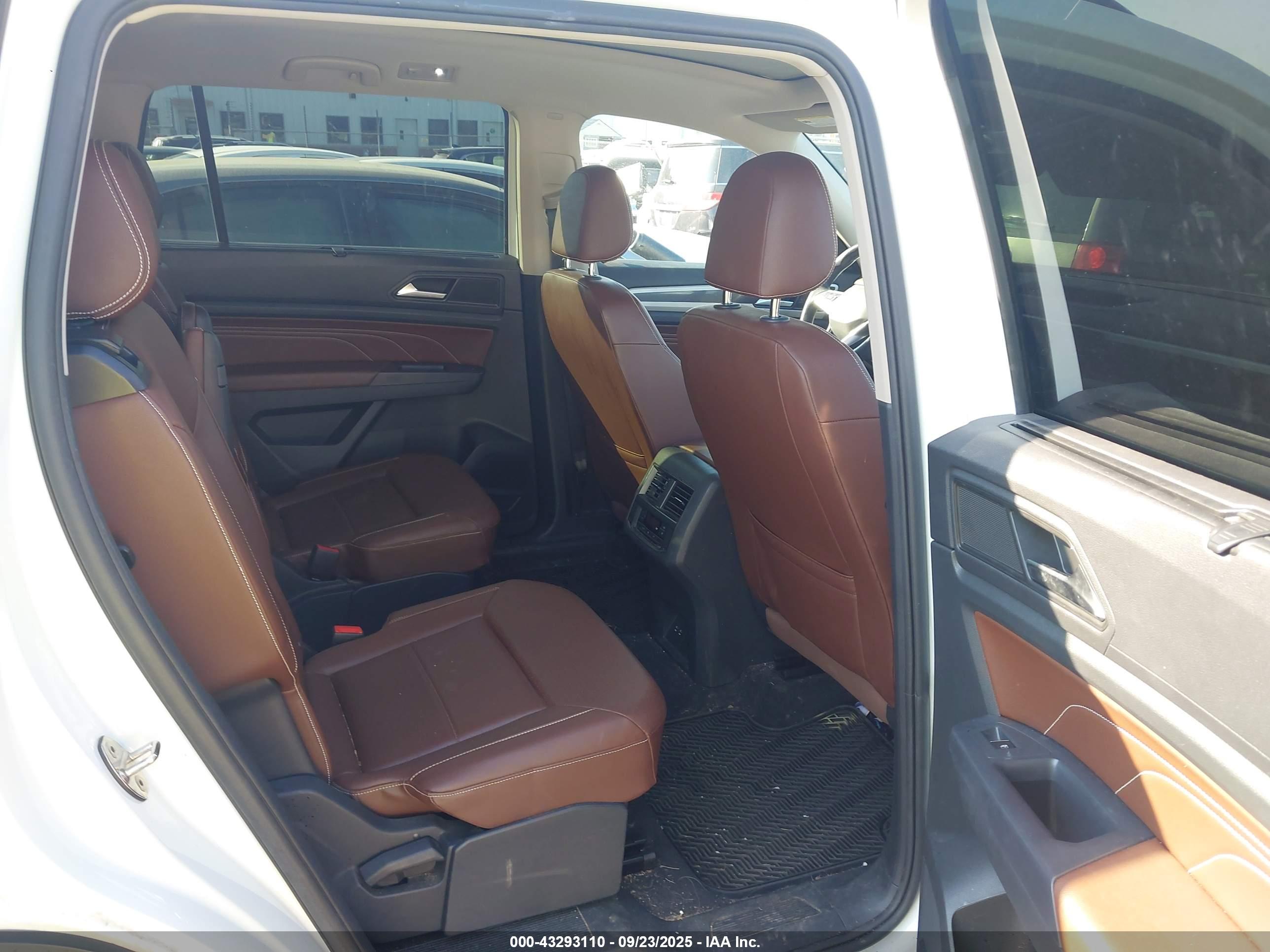 VOLKSWAGEN ATLAS image 8