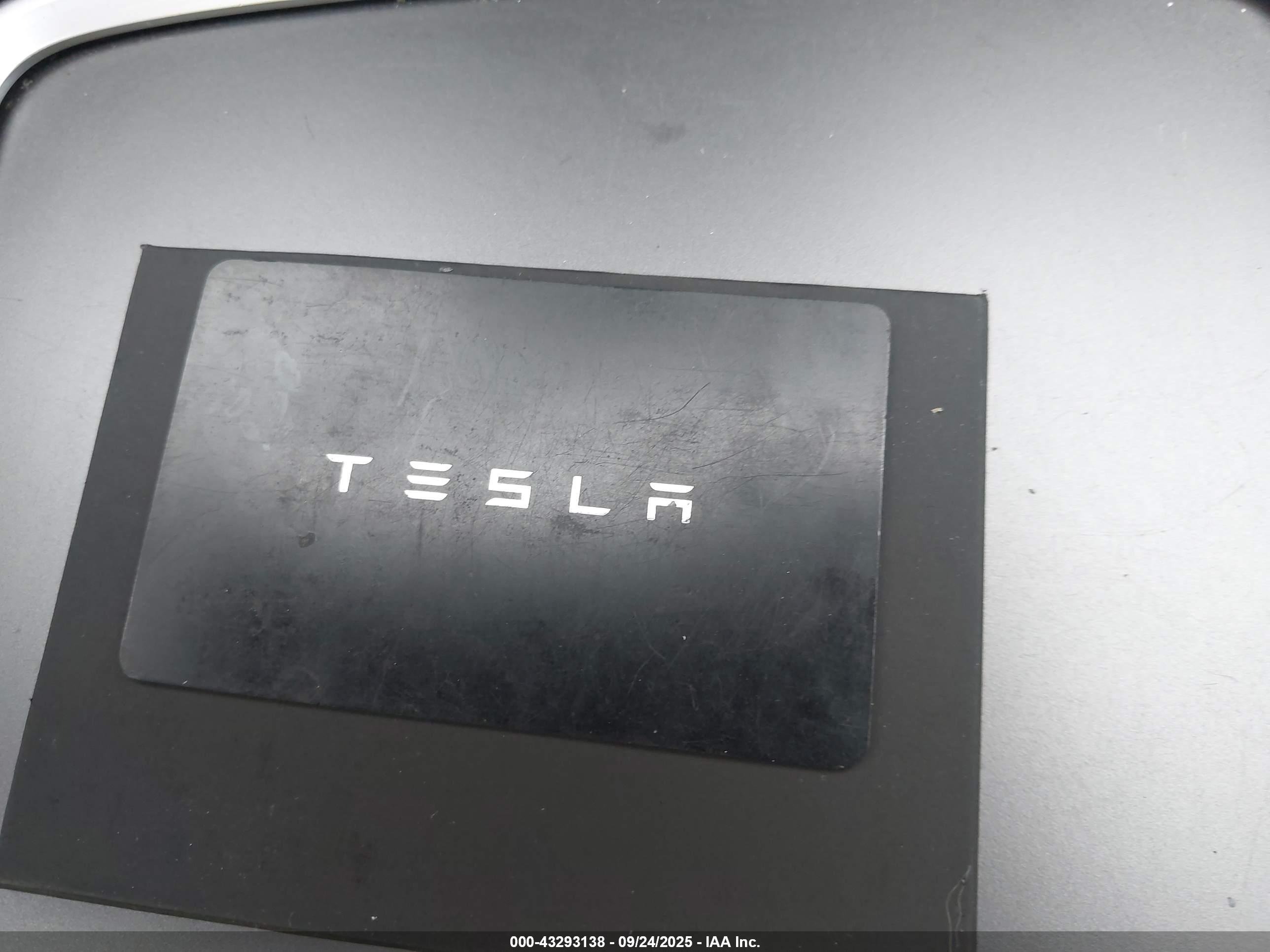 TESLA MODEL image 11