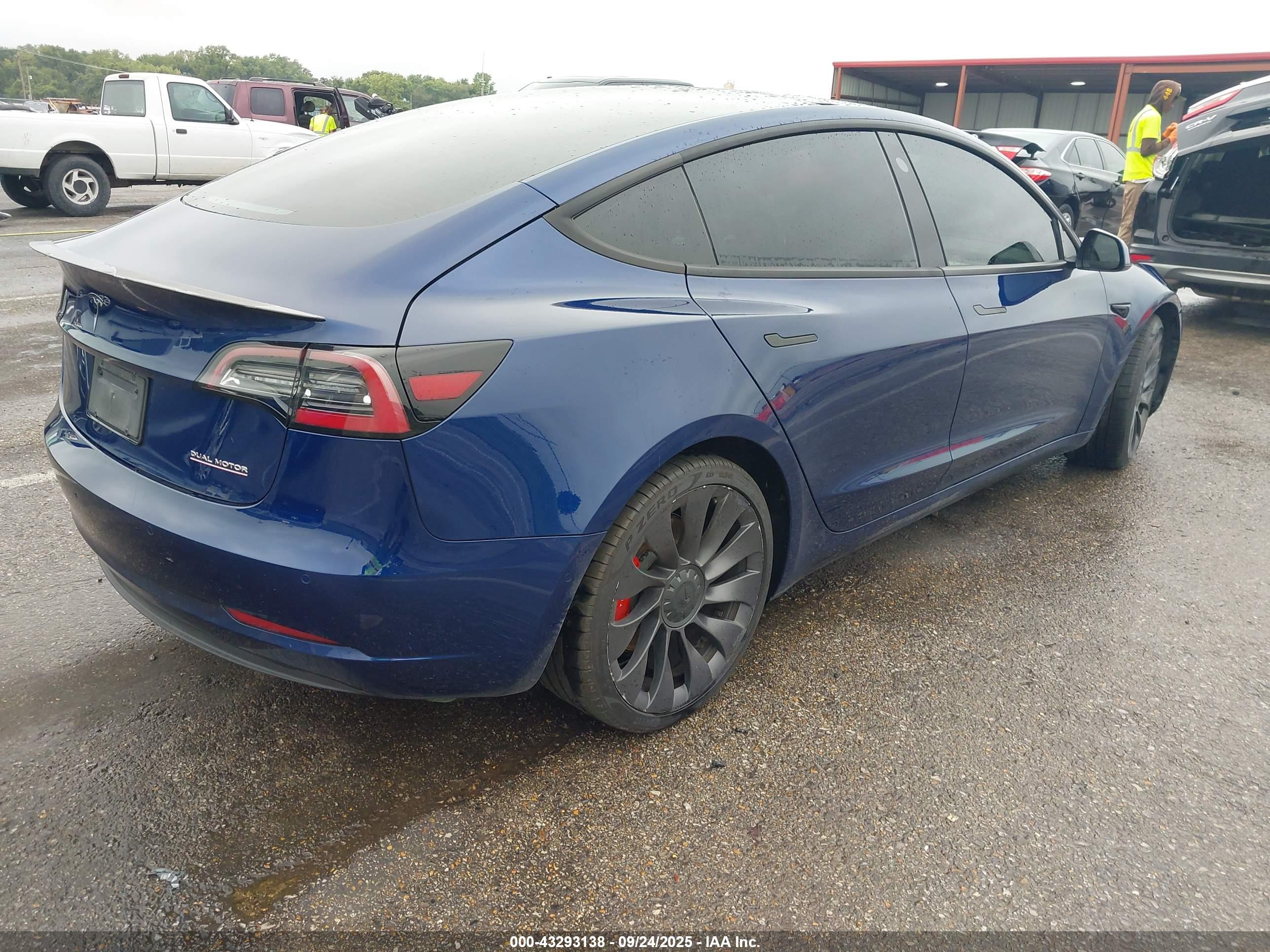 TESLA MODEL image 4