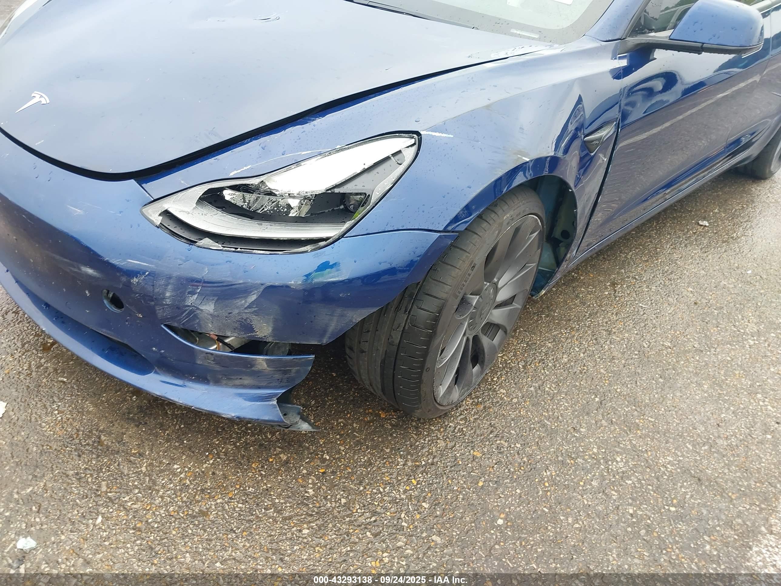 TESLA MODEL image 6