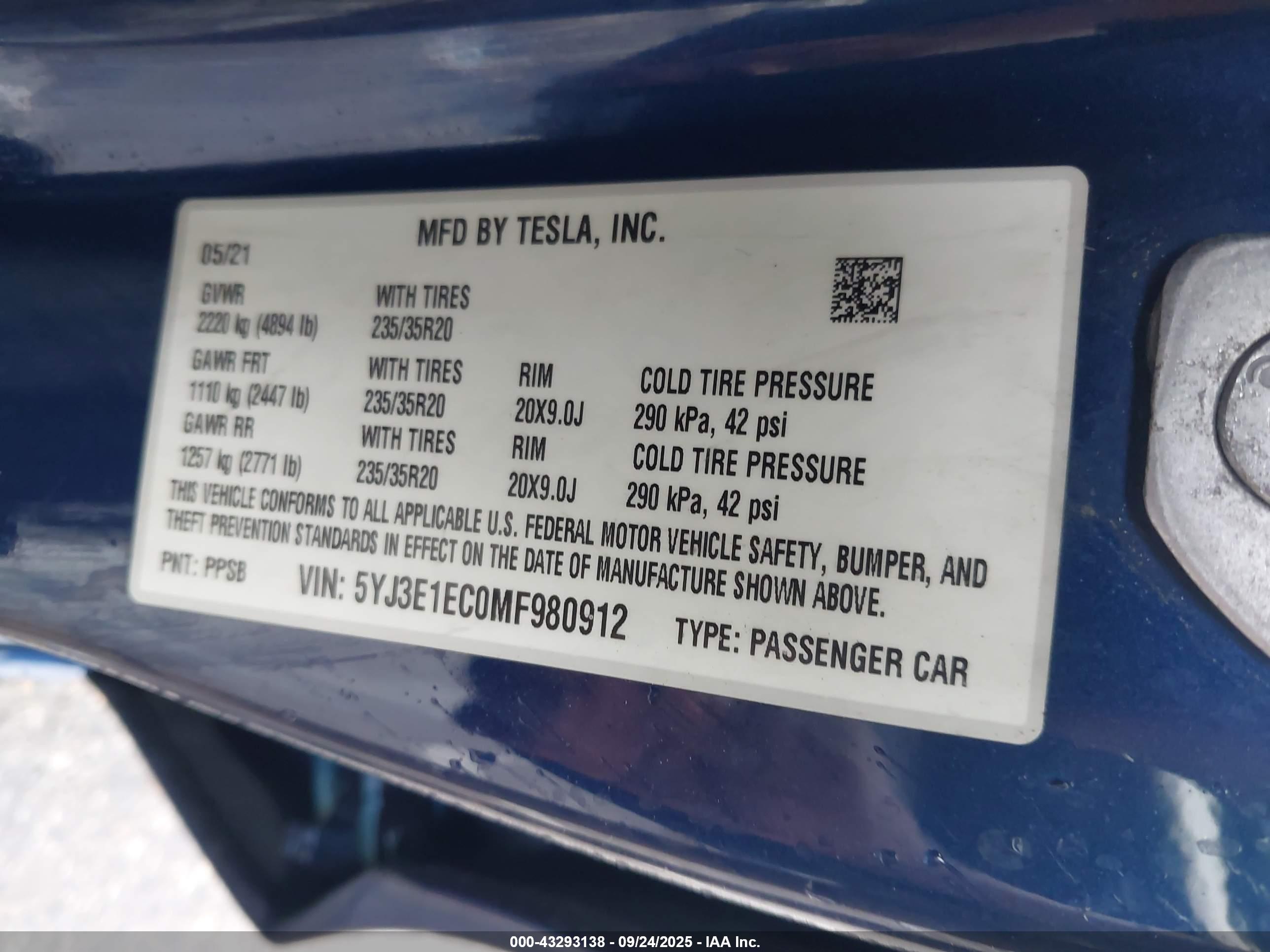 TESLA MODEL image 9
