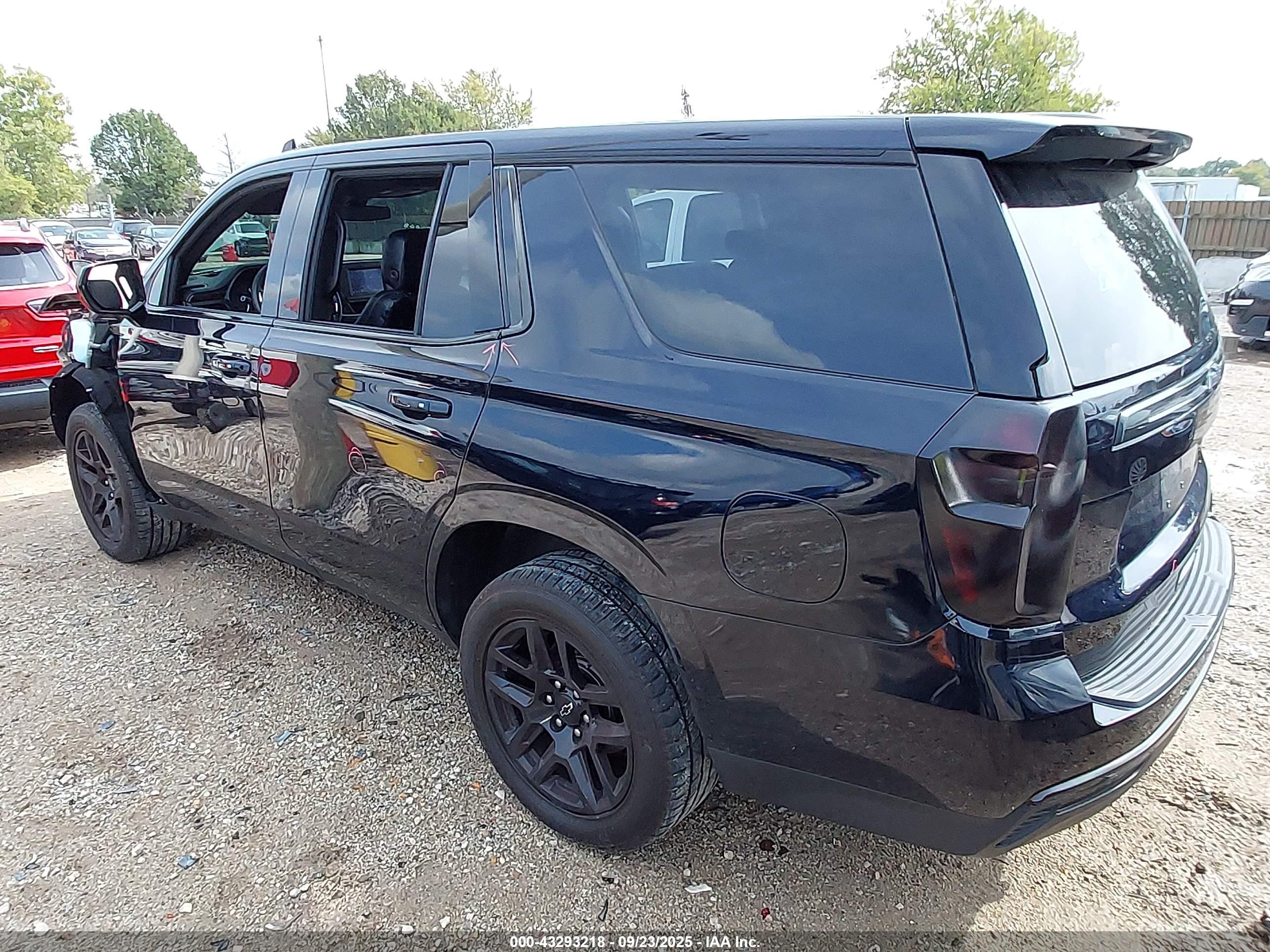 CHEVROLET TAHOE image 3
