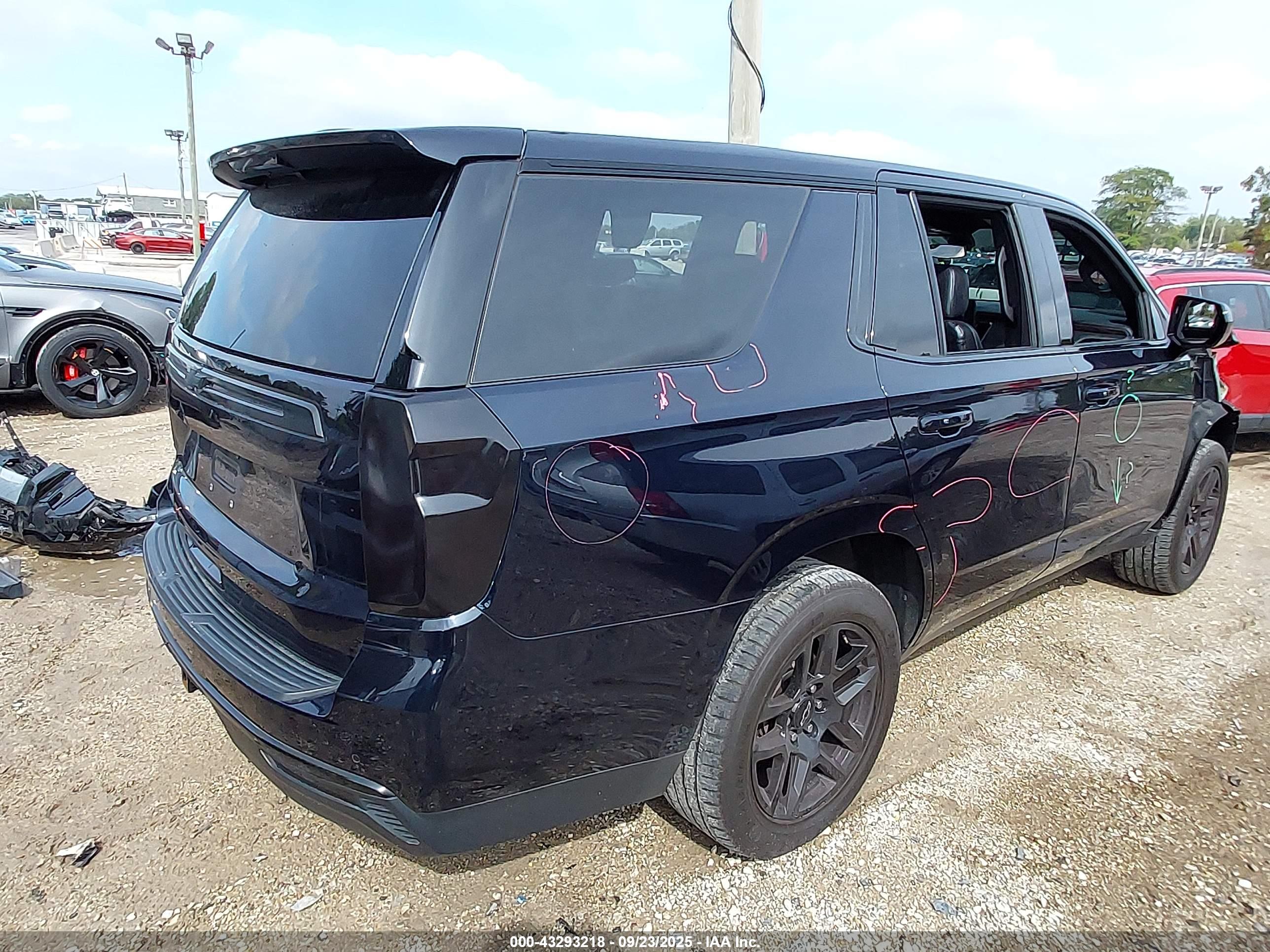 CHEVROLET TAHOE image 4