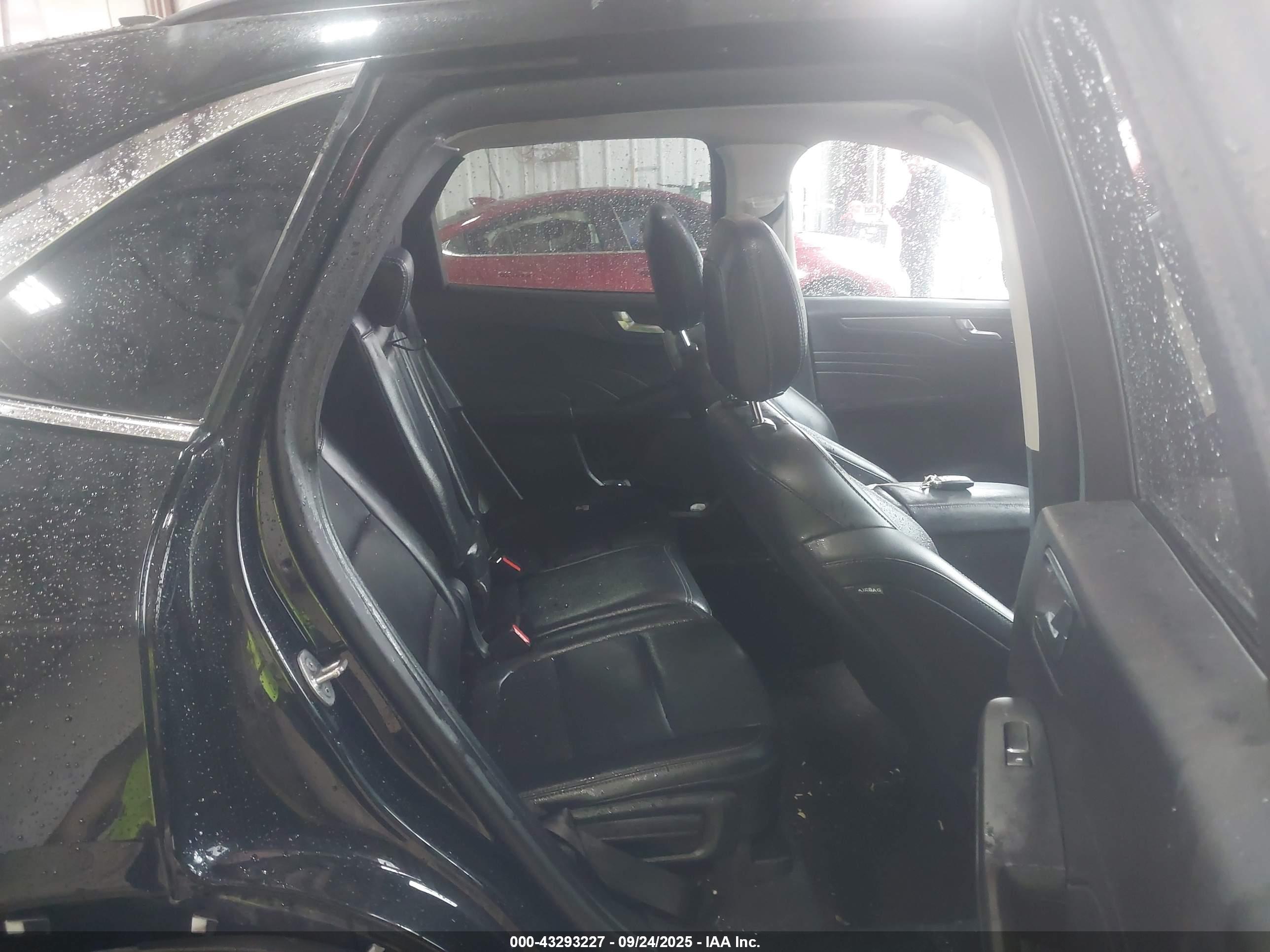 FORD ESCAPE image 8