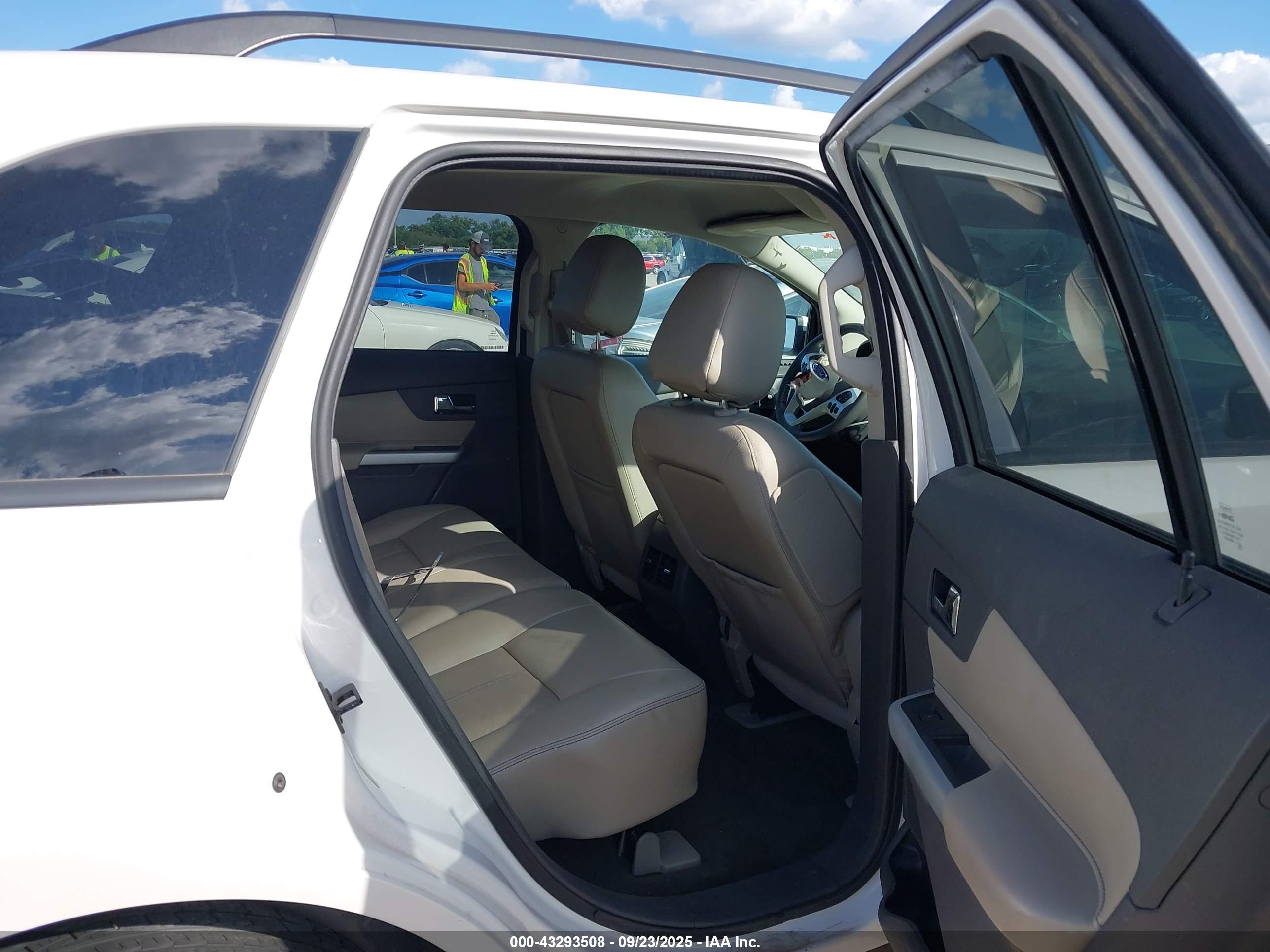 FORD EDGE image 8
