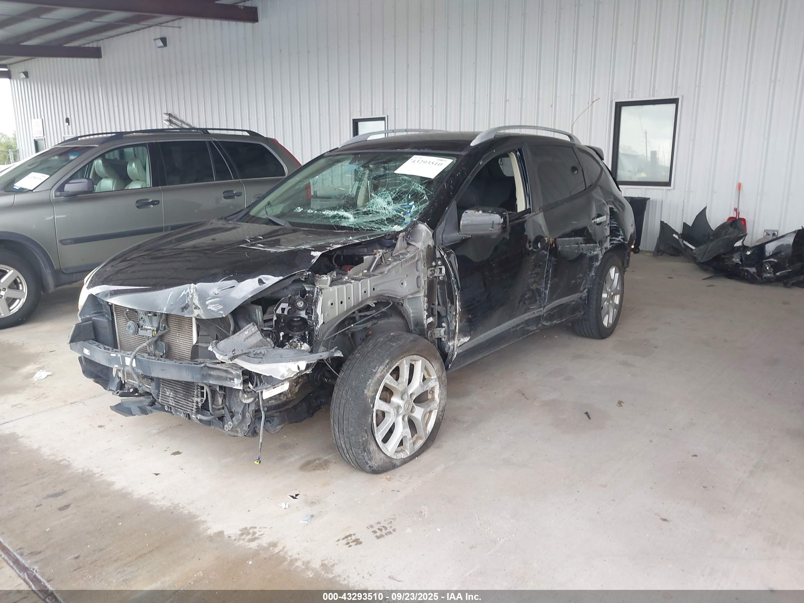NISSAN ROGUE image 2