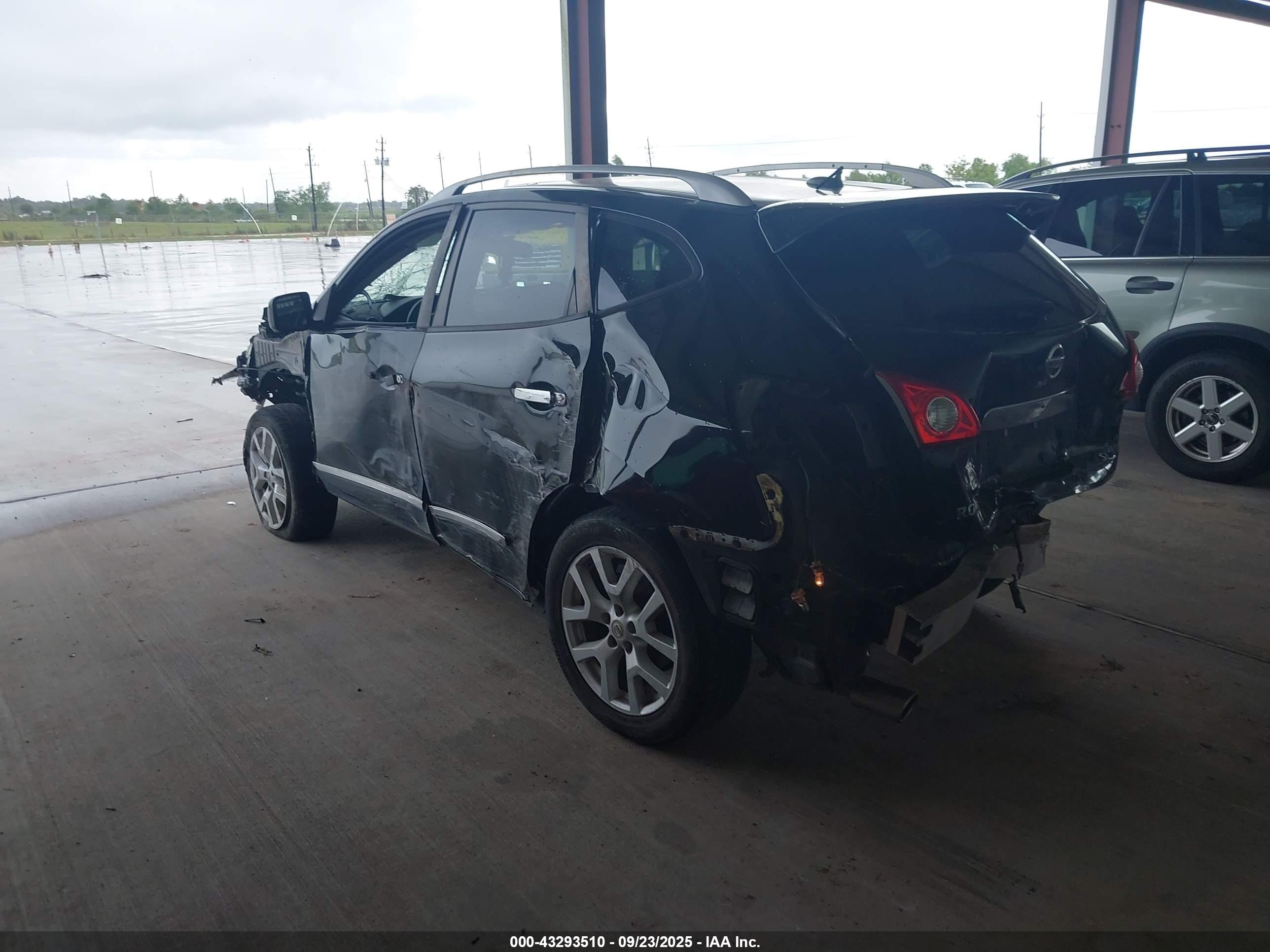 NISSAN ROGUE image 3
