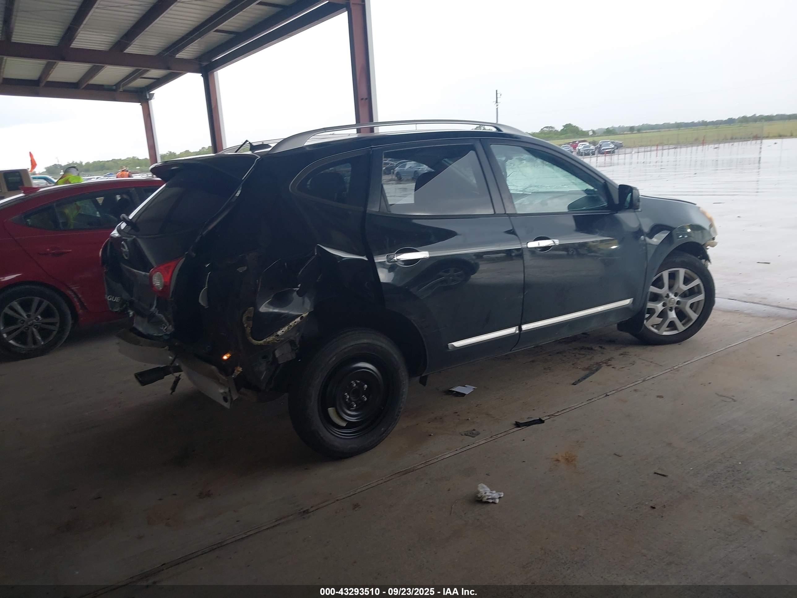 NISSAN ROGUE image 4
