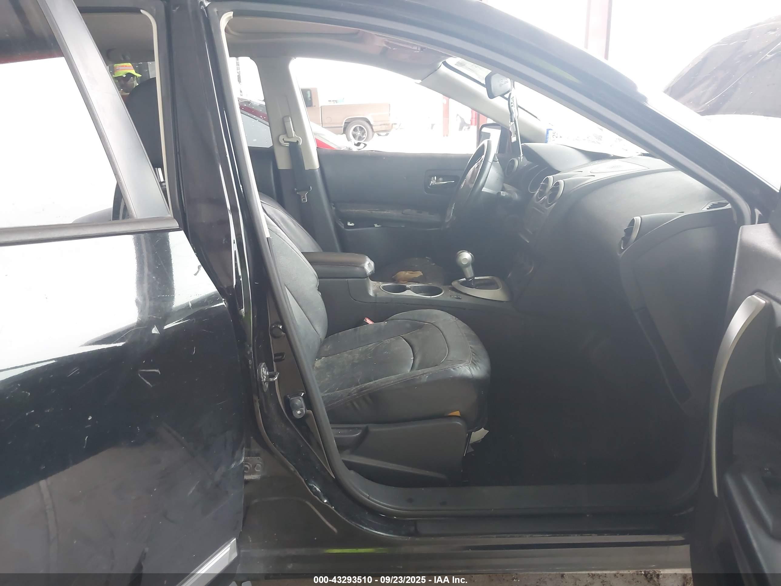 NISSAN ROGUE image 5