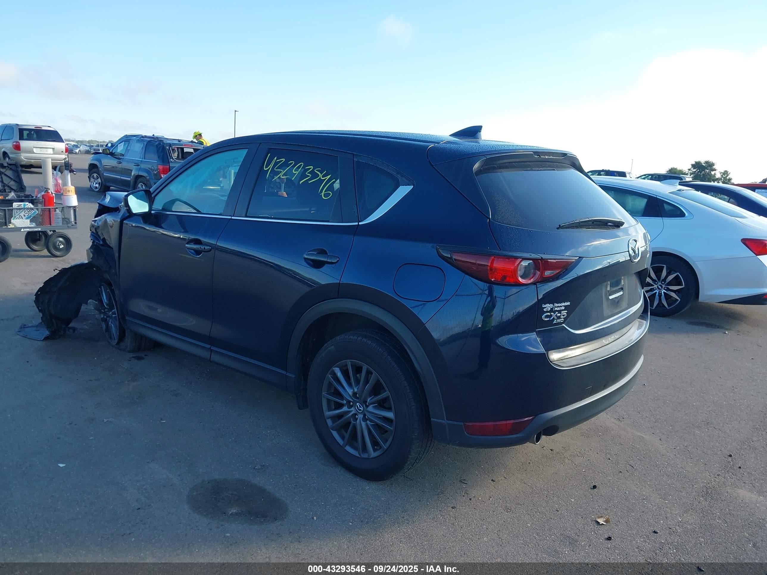 MAZDA CX-5 image 3