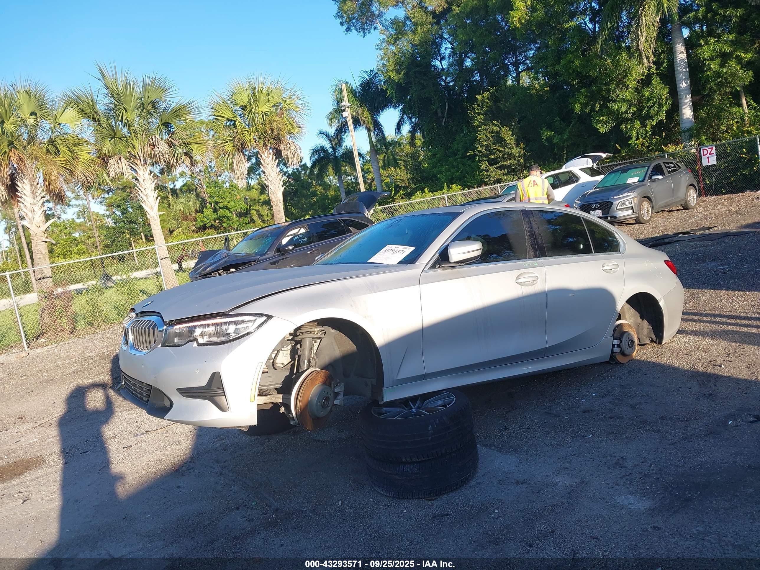 BMW 330I image 2
