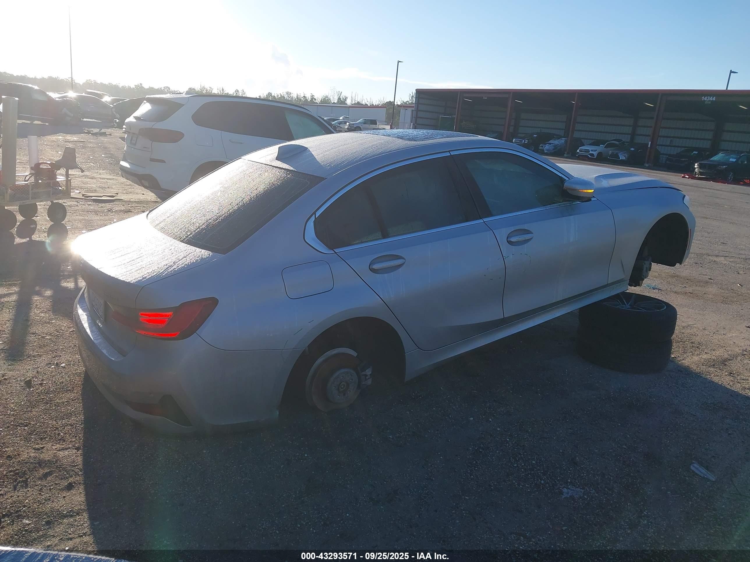 BMW 330I image 4