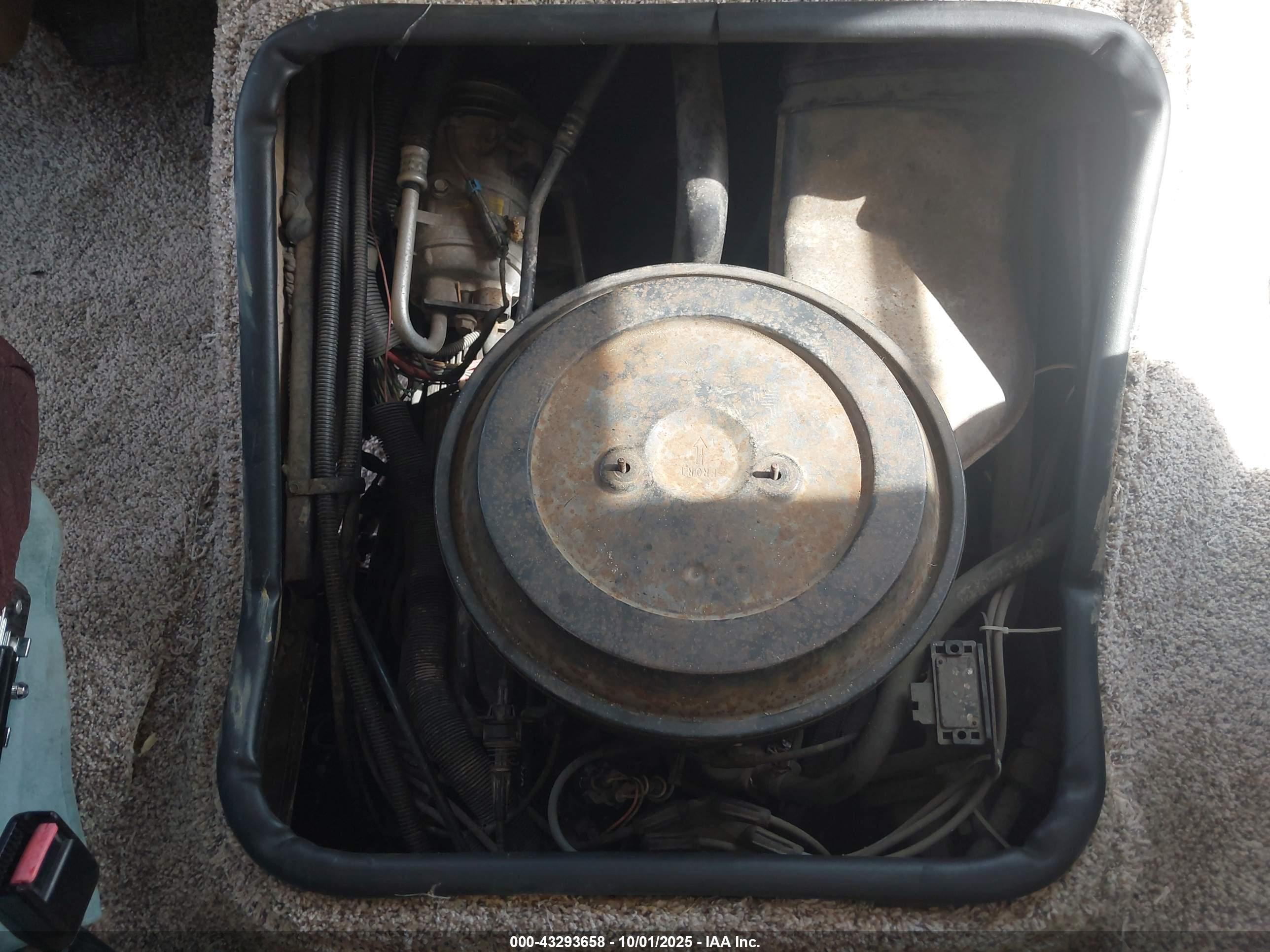 CHEVROLET P30 image 10