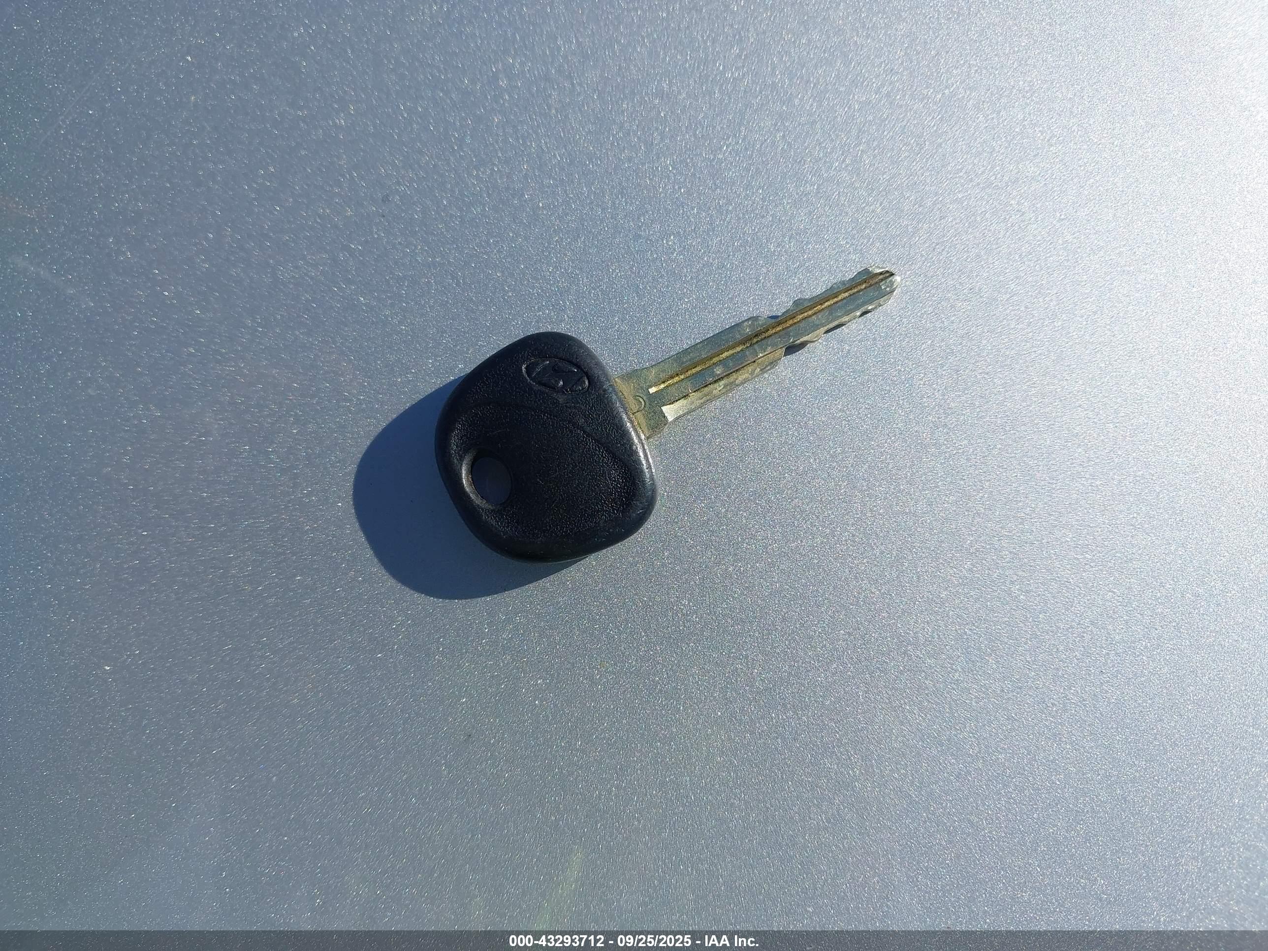 HYUNDAI ELANTRA image 11
