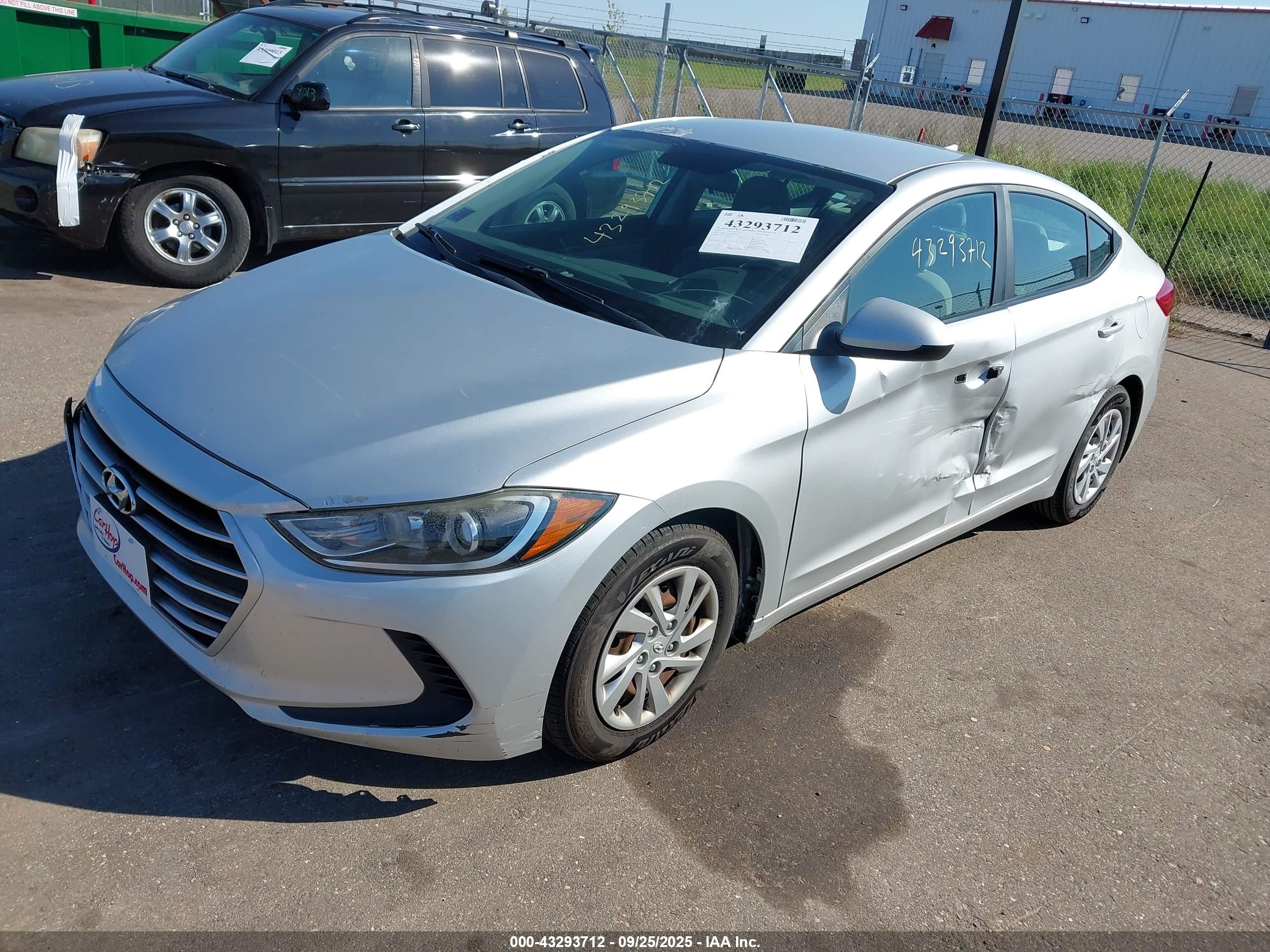 HYUNDAI ELANTRA image 2