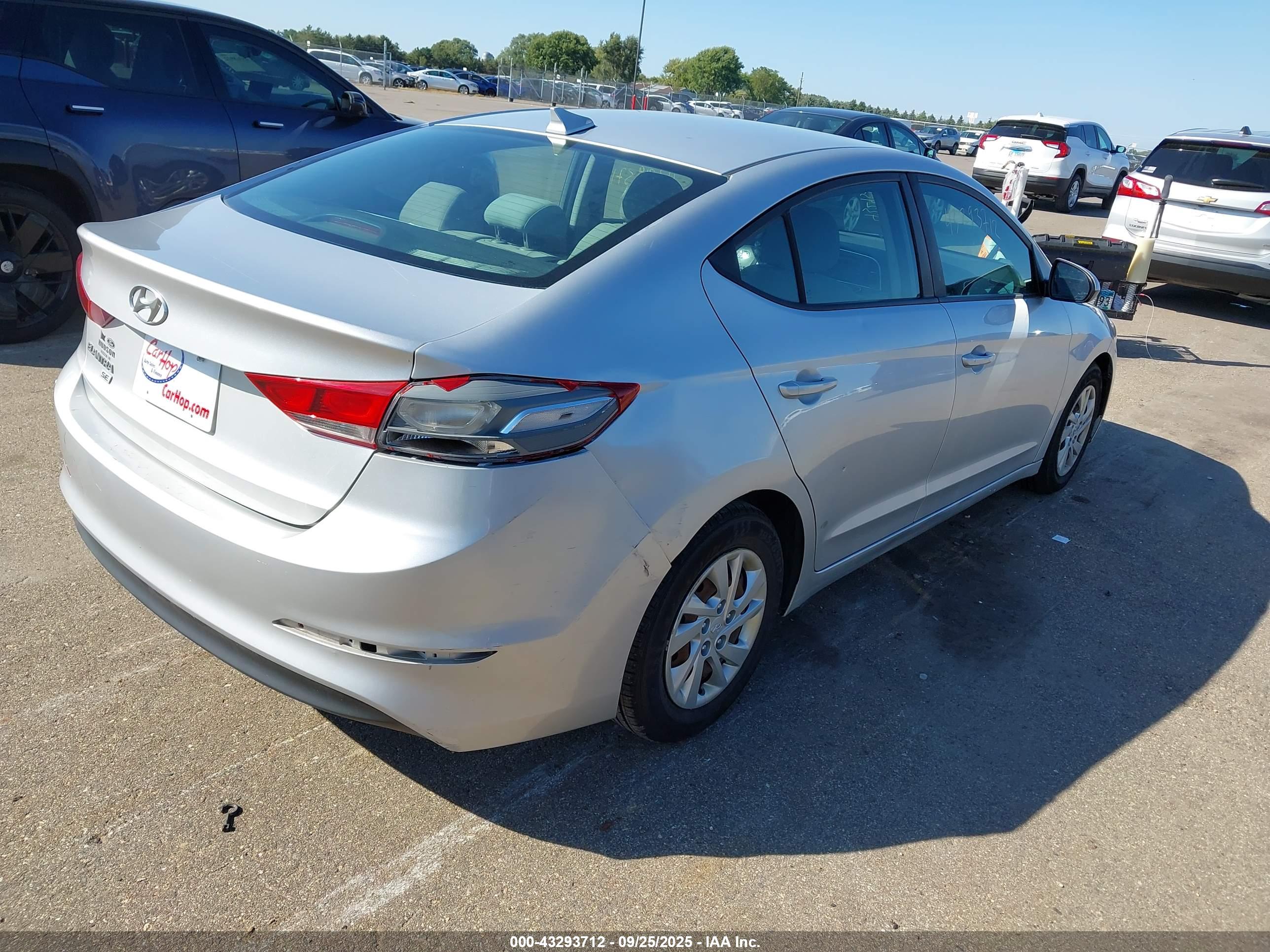 HYUNDAI ELANTRA image 4