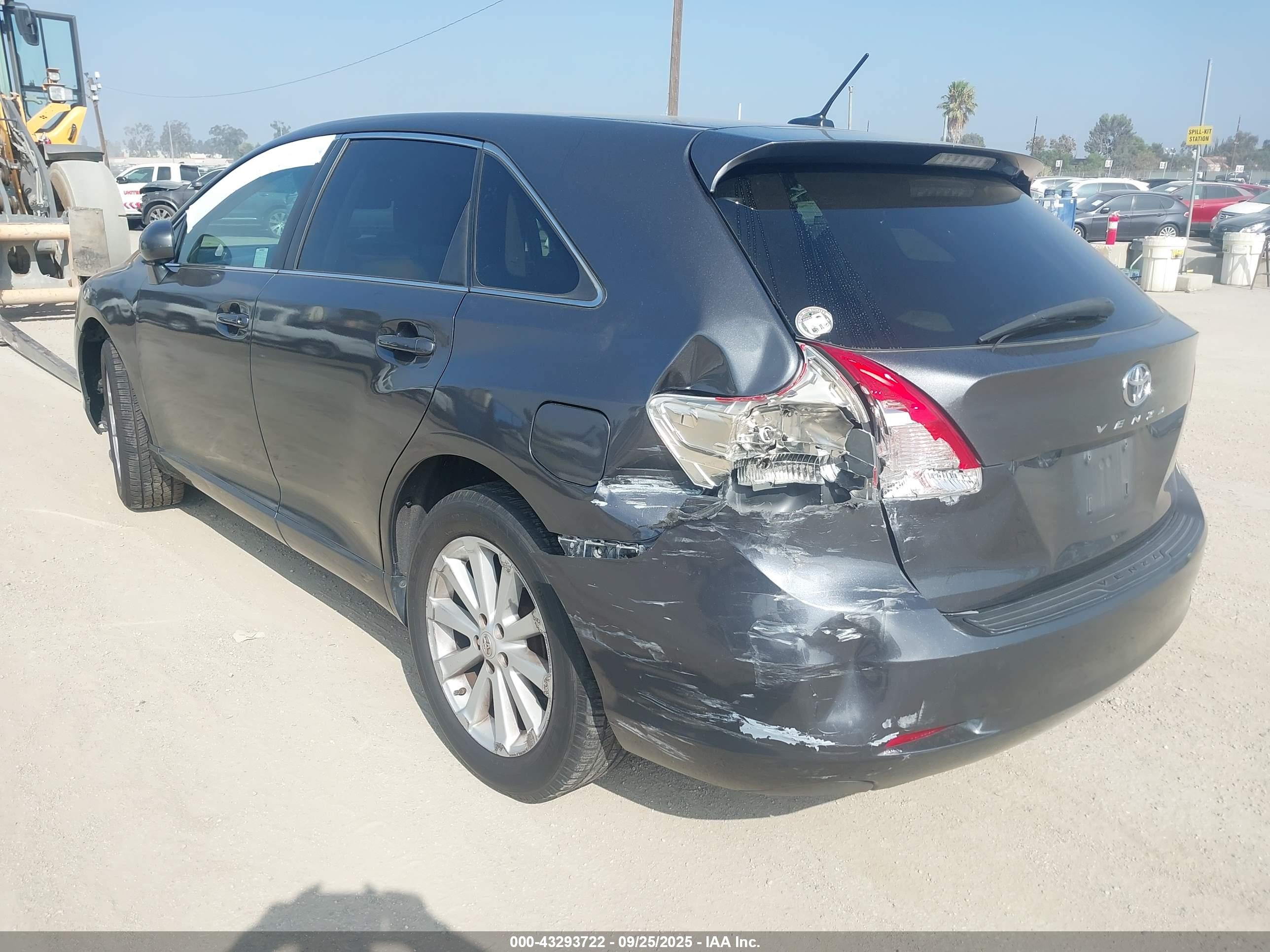 TOYOTA VENZA image 3
