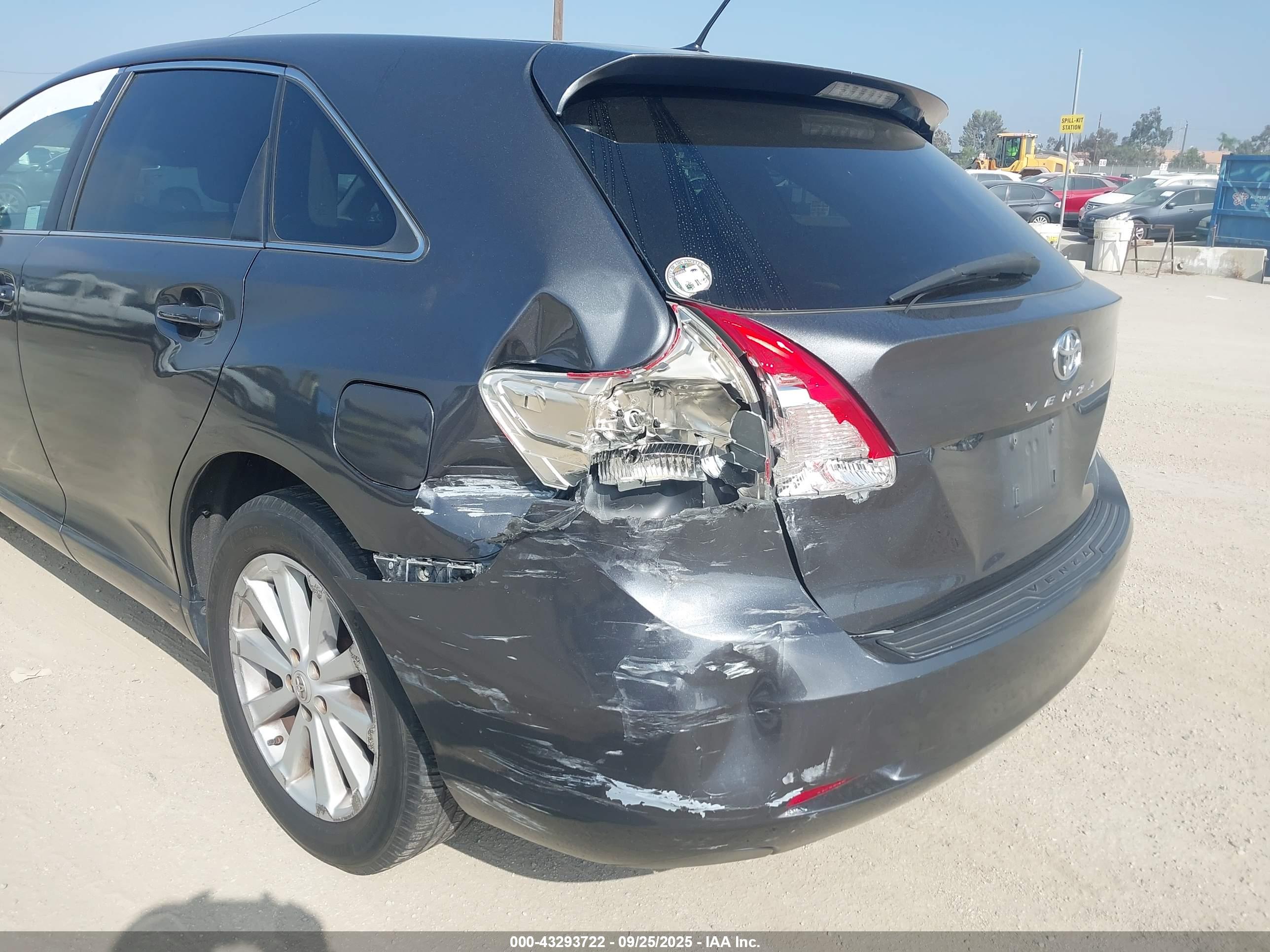 TOYOTA VENZA image 6