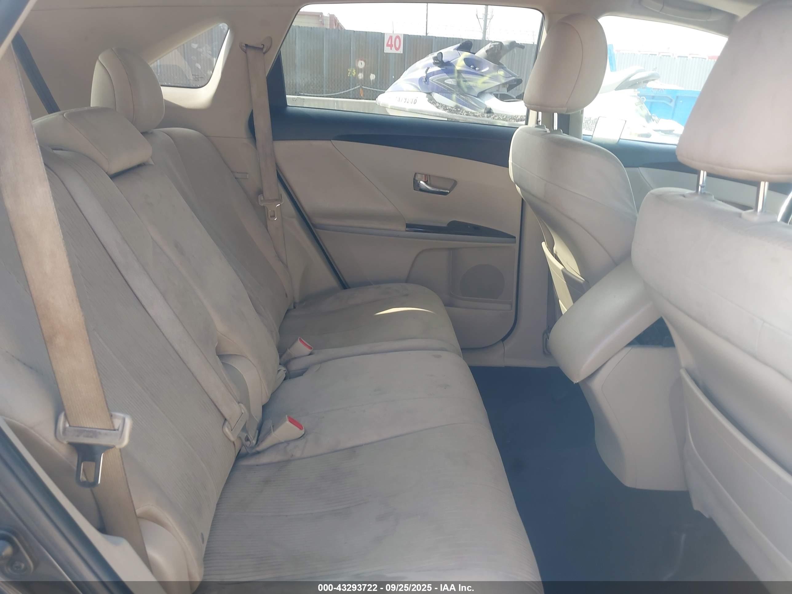 TOYOTA VENZA image 8