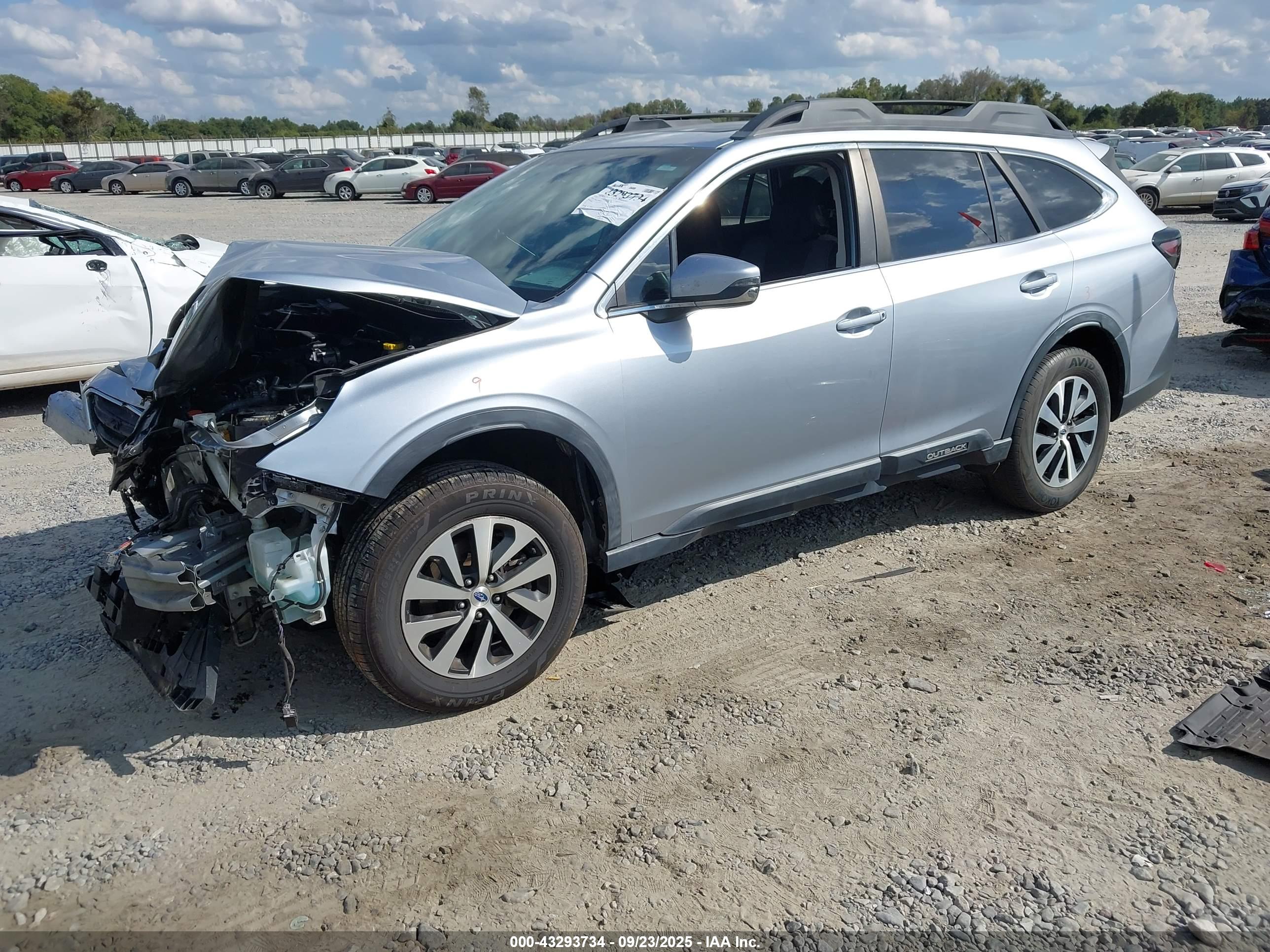 SUBARU OUTBACK image 2
