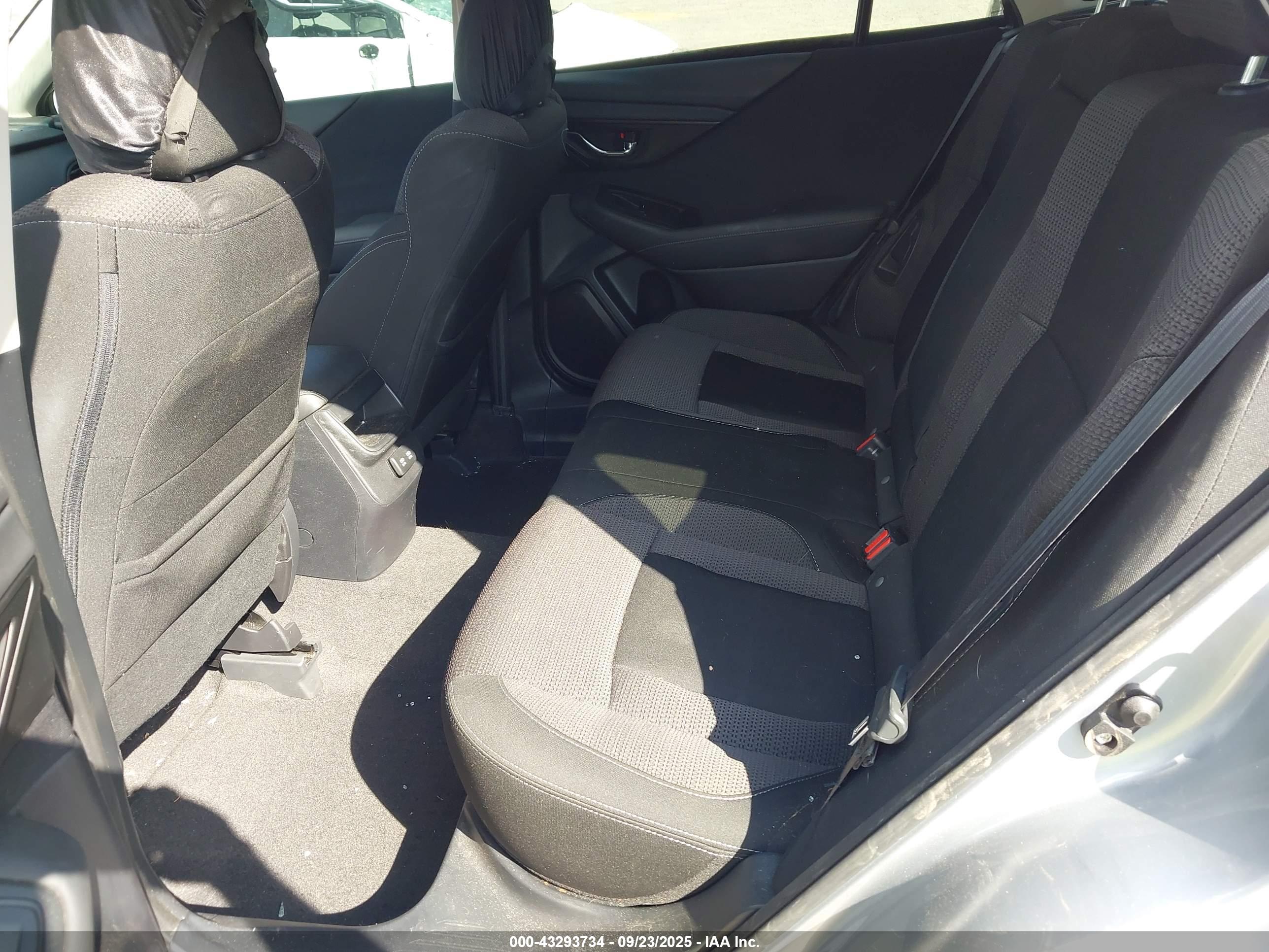 SUBARU OUTBACK image 8