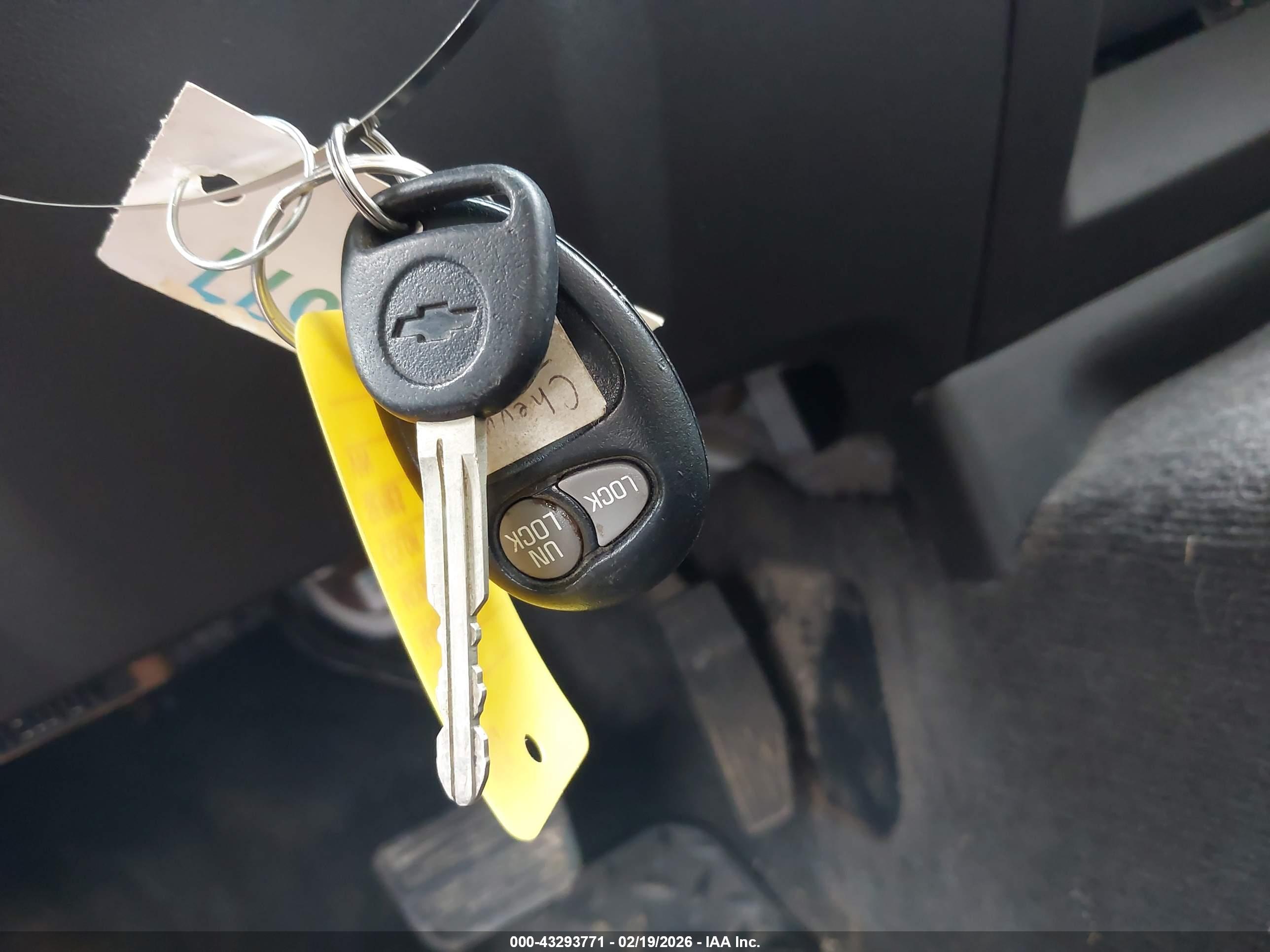 CHEVROLET COLORADO image 11