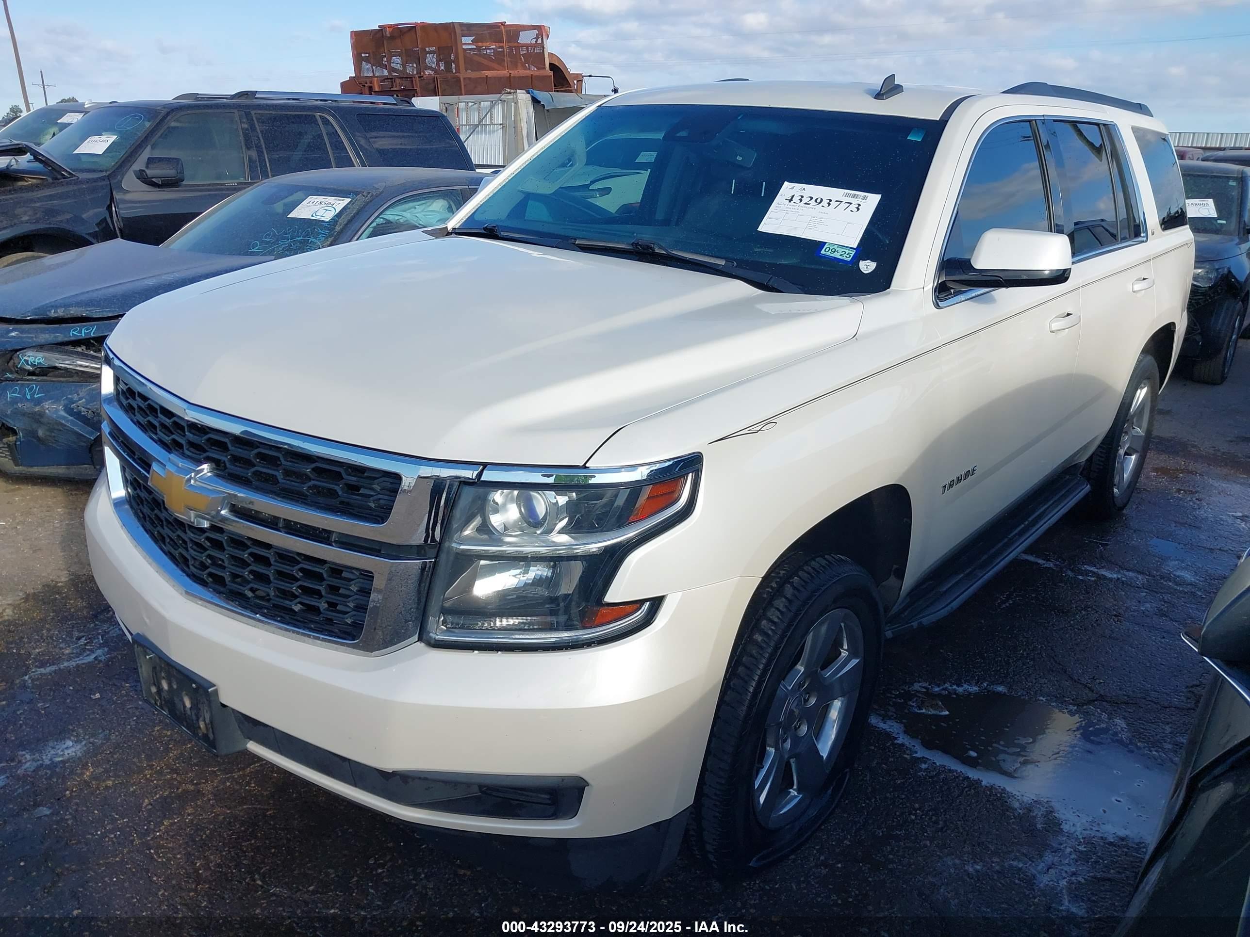 CHEVROLET TAHOE image 2