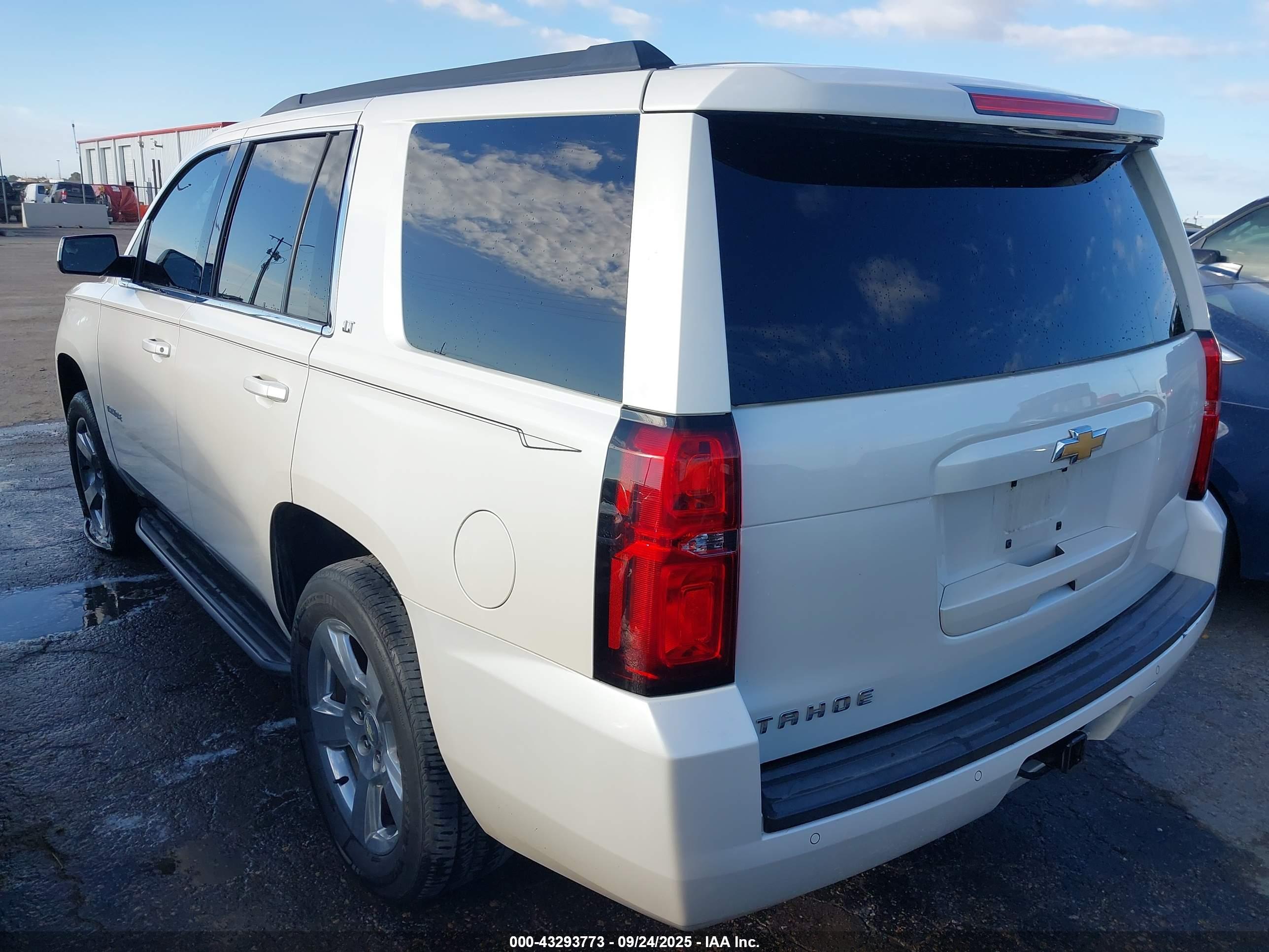 CHEVROLET TAHOE image 3