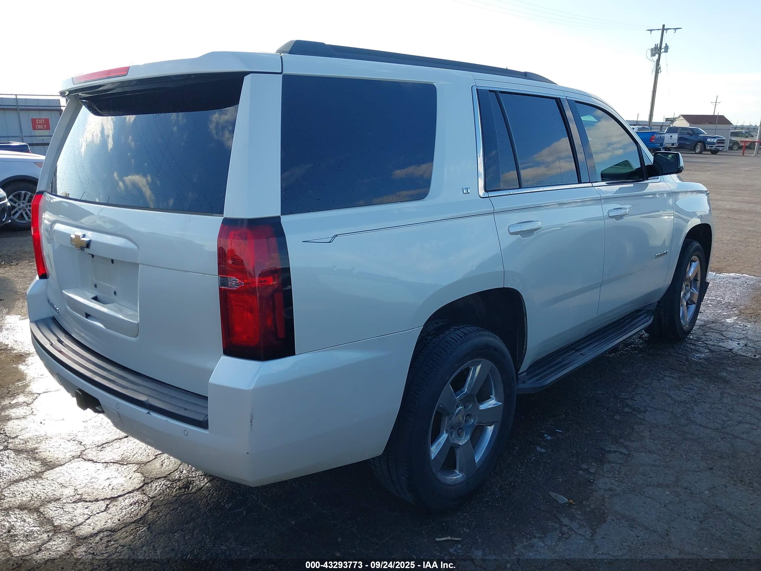 CHEVROLET TAHOE image 4