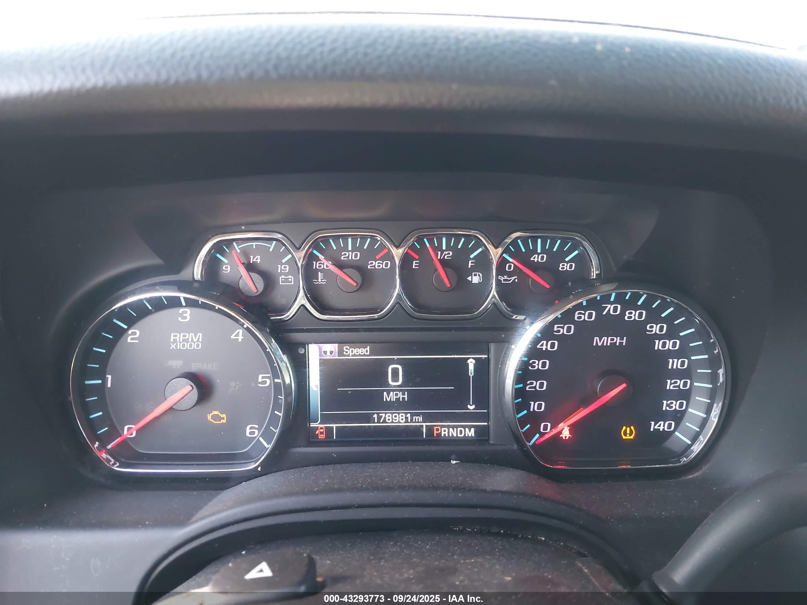 CHEVROLET TAHOE image 7