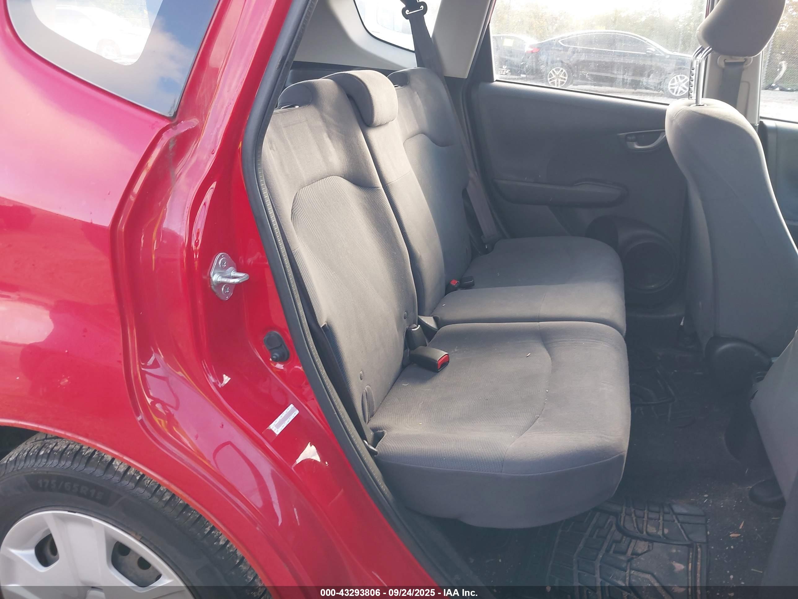 HONDA FIT image 8