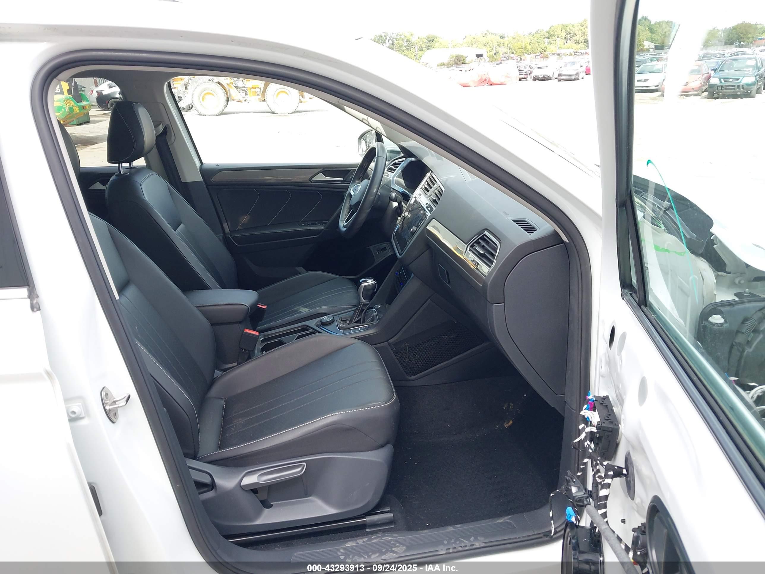 VOLKSWAGEN TIGUAN image 5