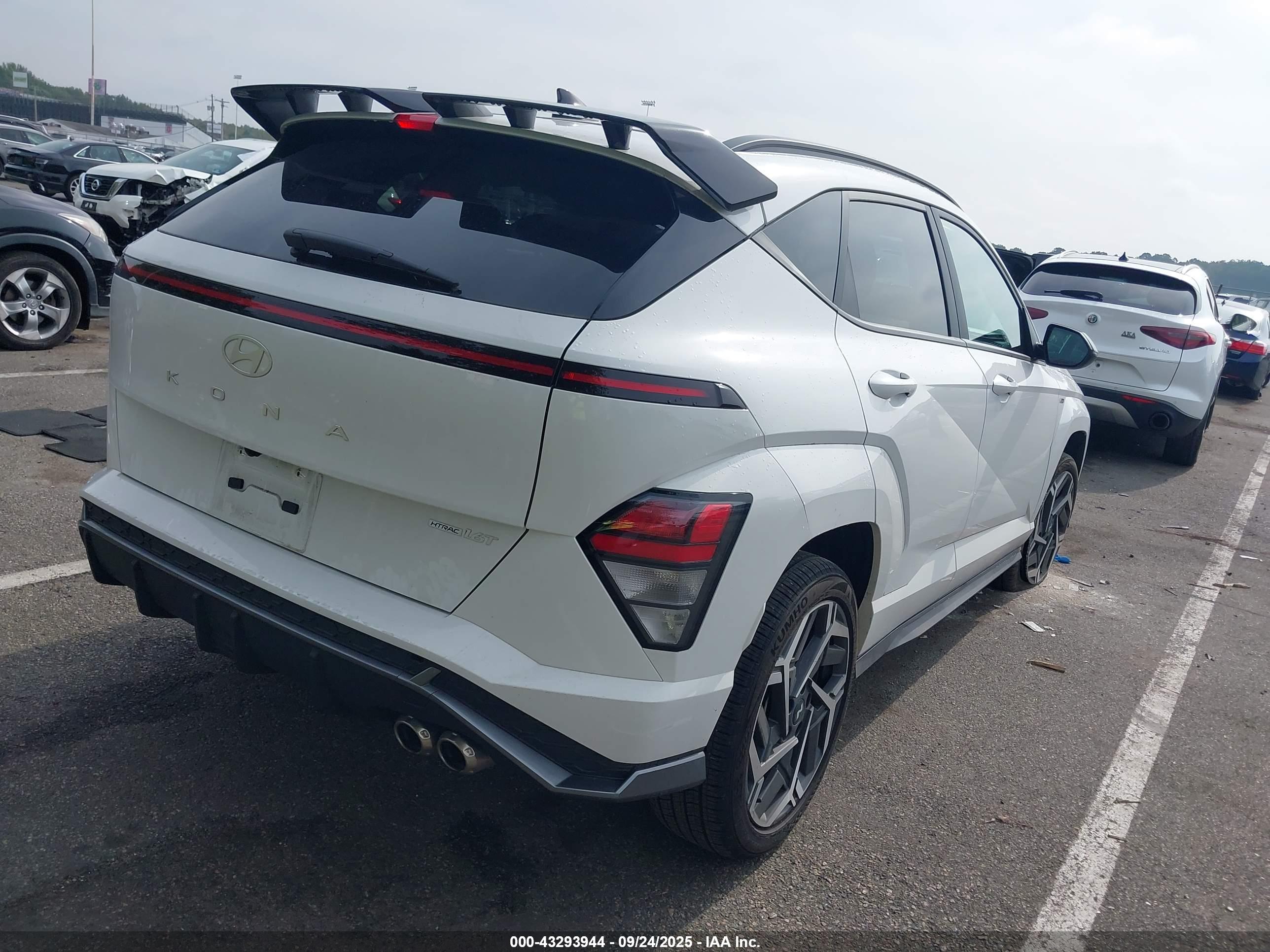 HYUNDAI KONA image 4
