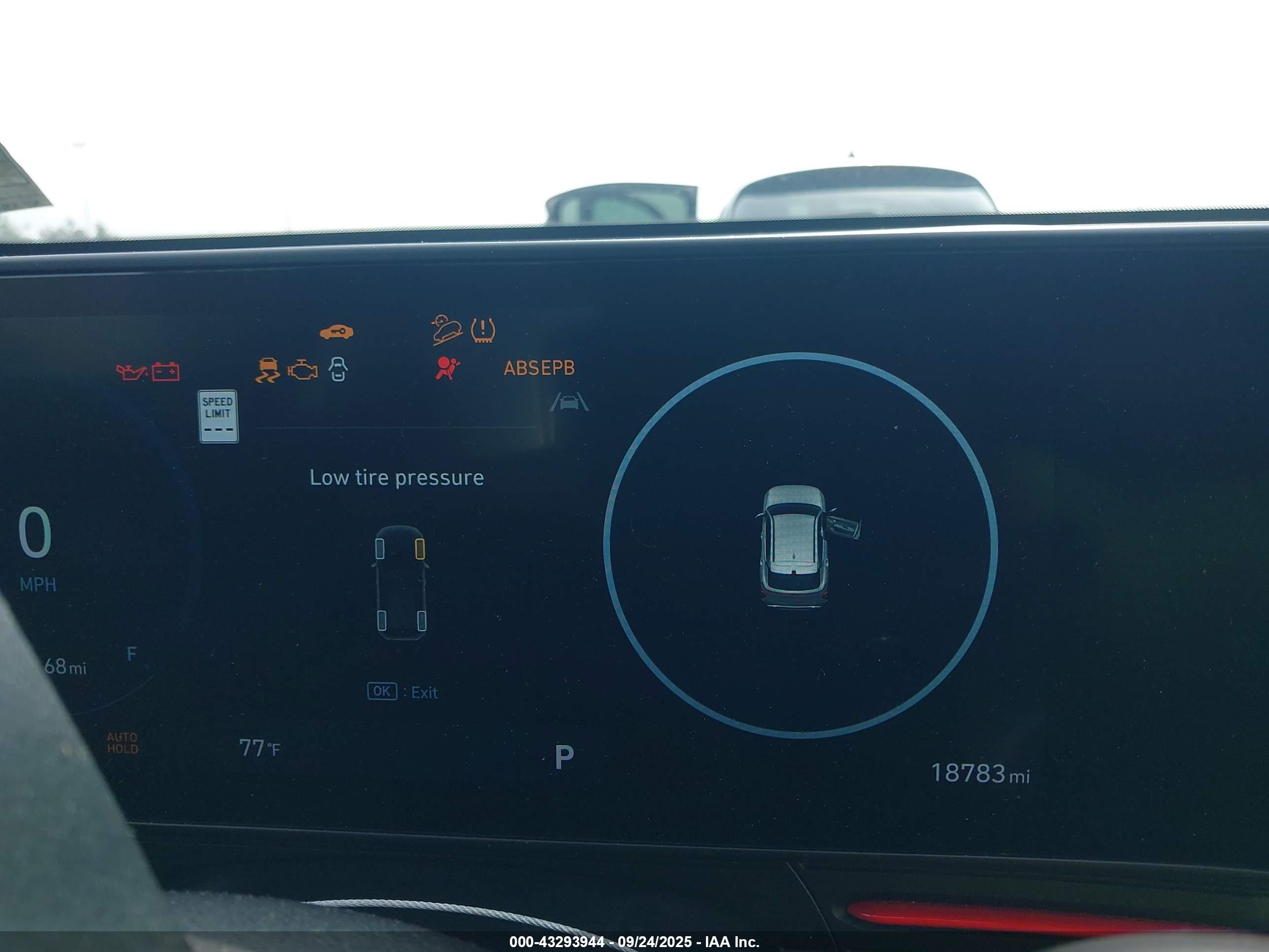 HYUNDAI KONA image 7