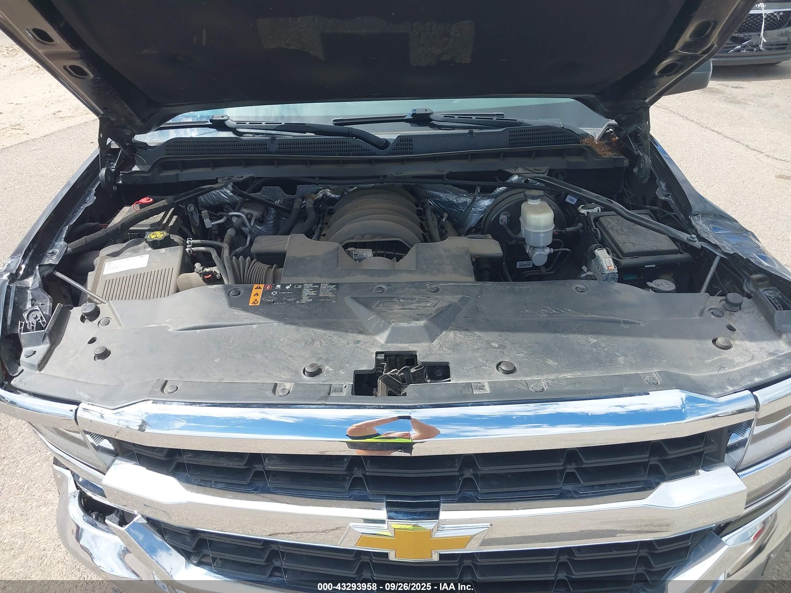 CHEVROLET SILVERADO image 10
