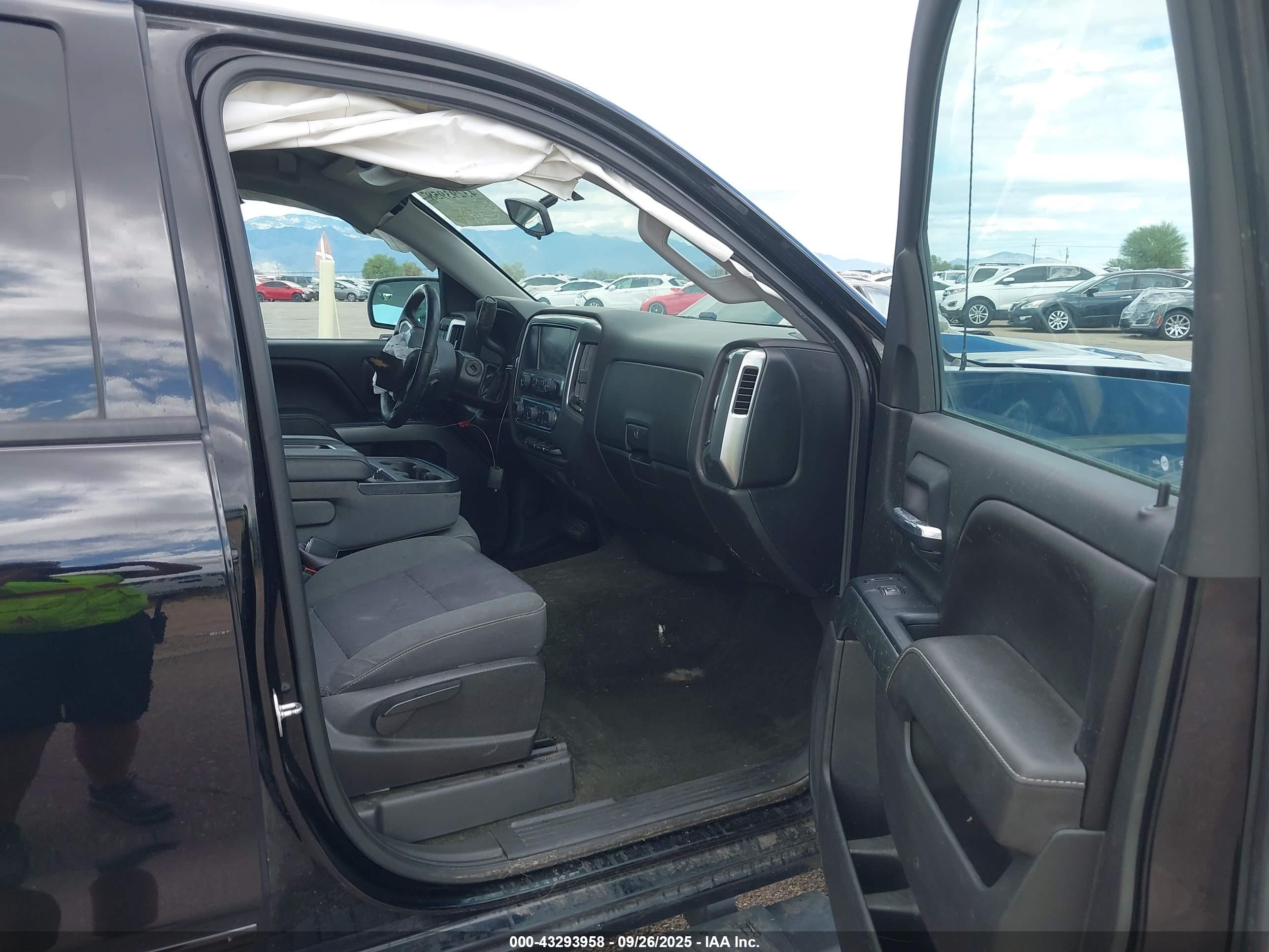 CHEVROLET SILVERADO image 5