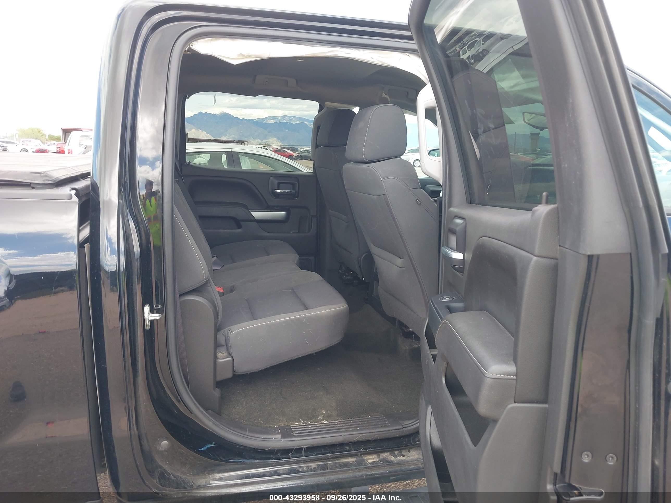 CHEVROLET SILVERADO image 8