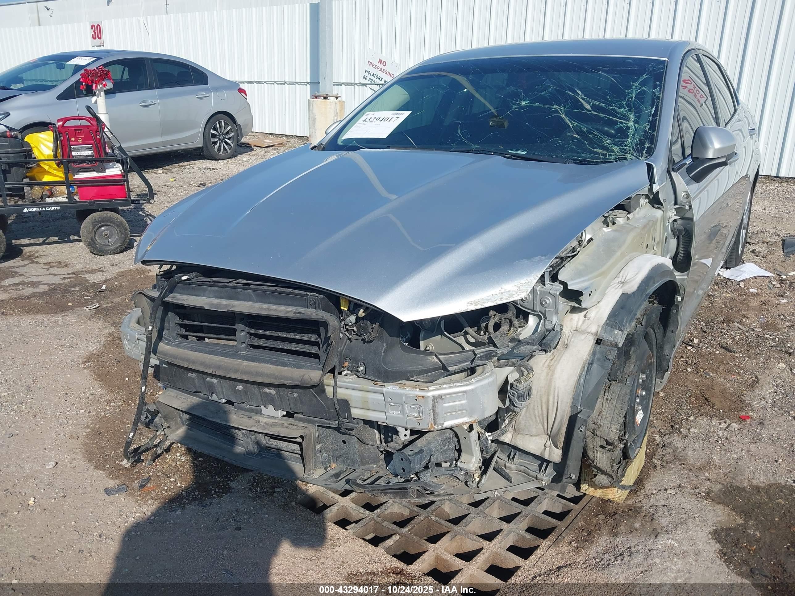 FORD FUSION image 6