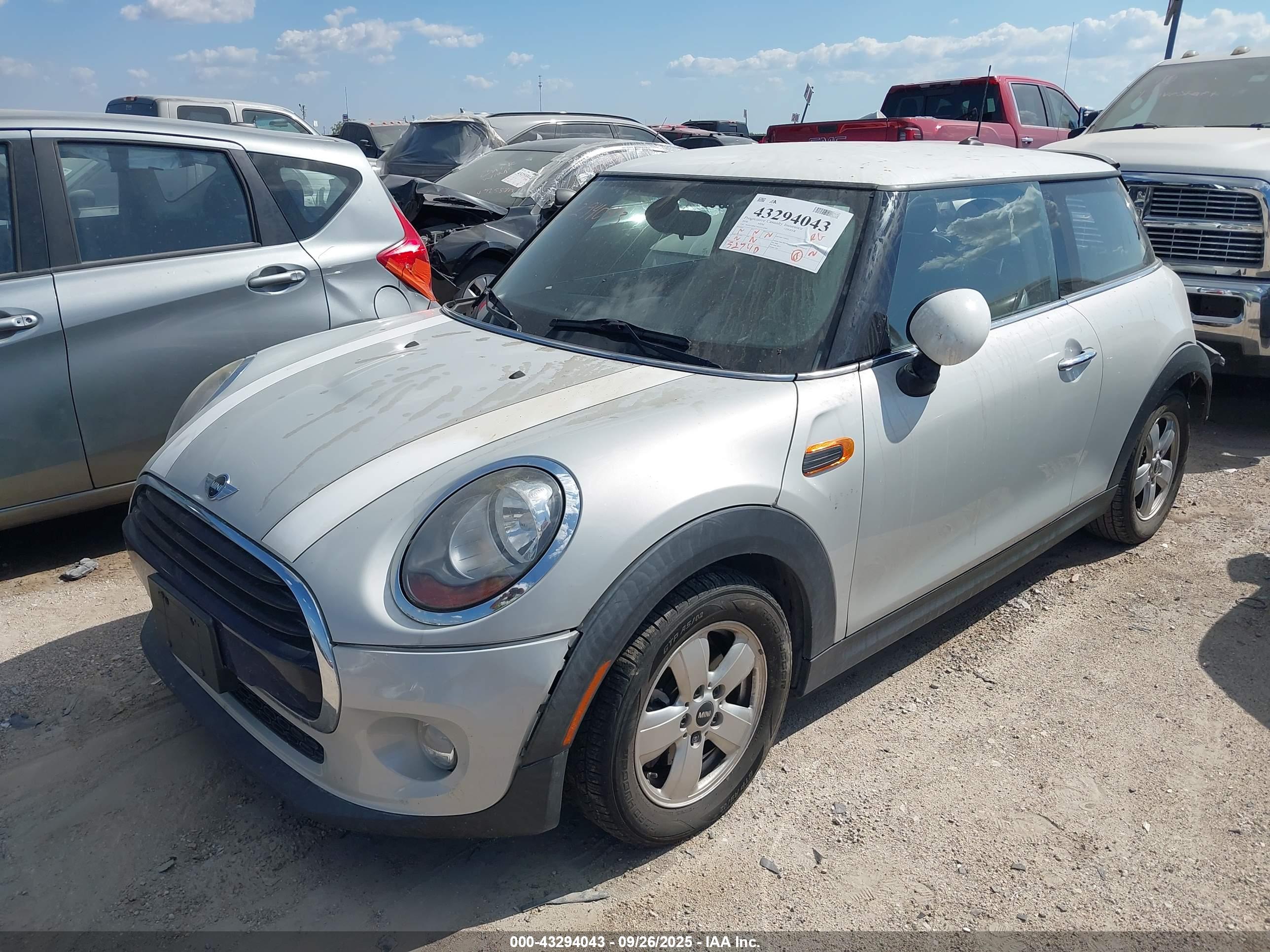 MINI HARDTOP image 2