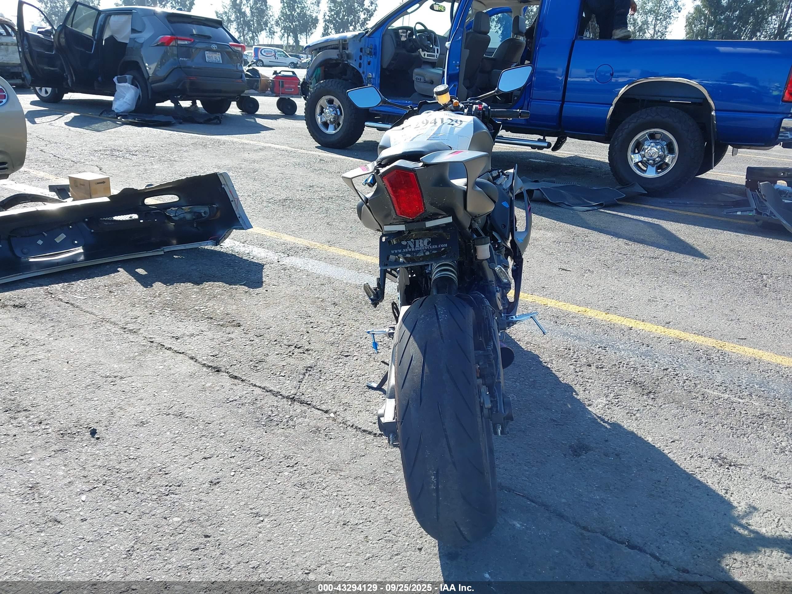 YAMAHA YZFR7 image 6