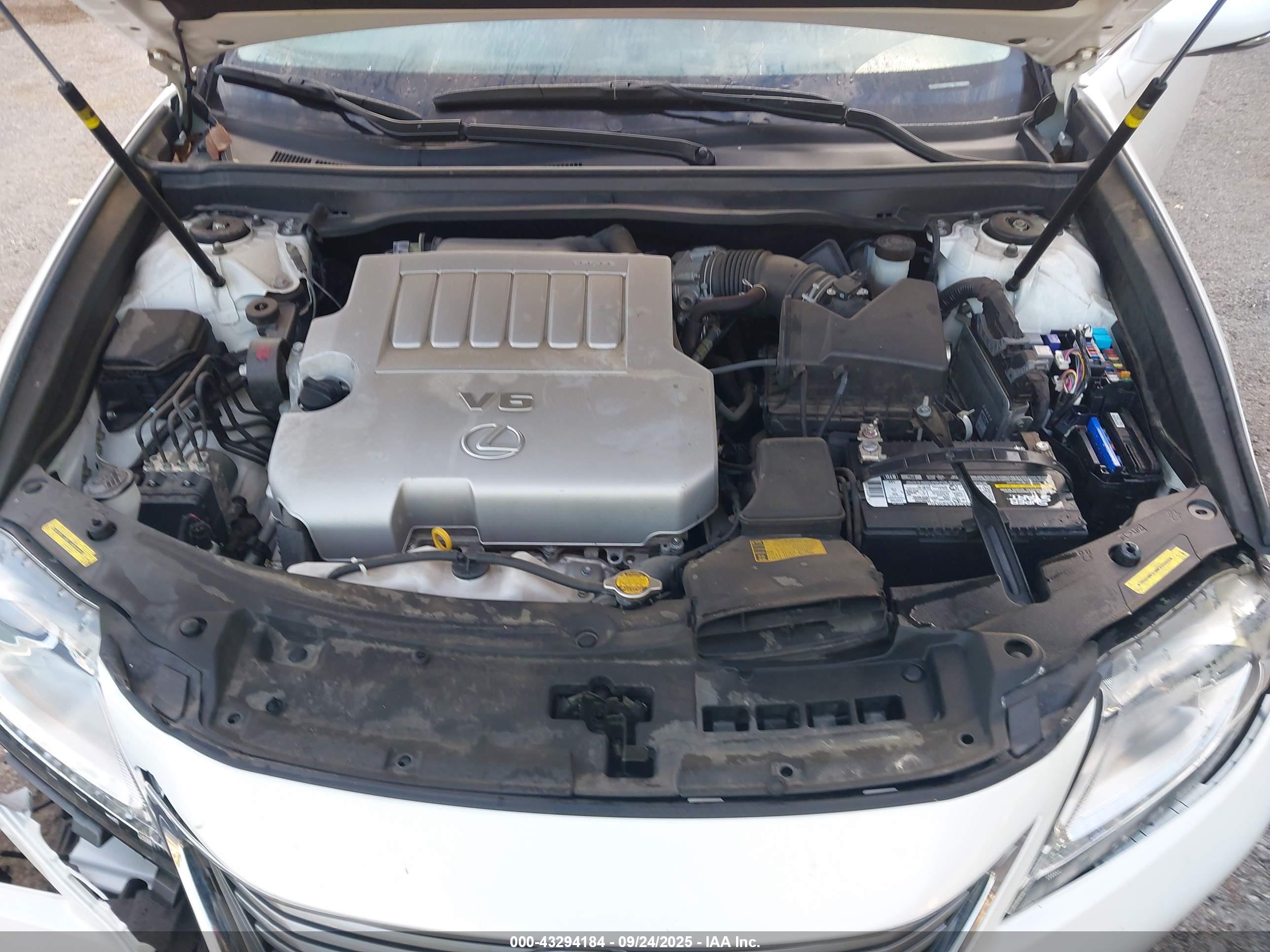 LEXUS ES image 10