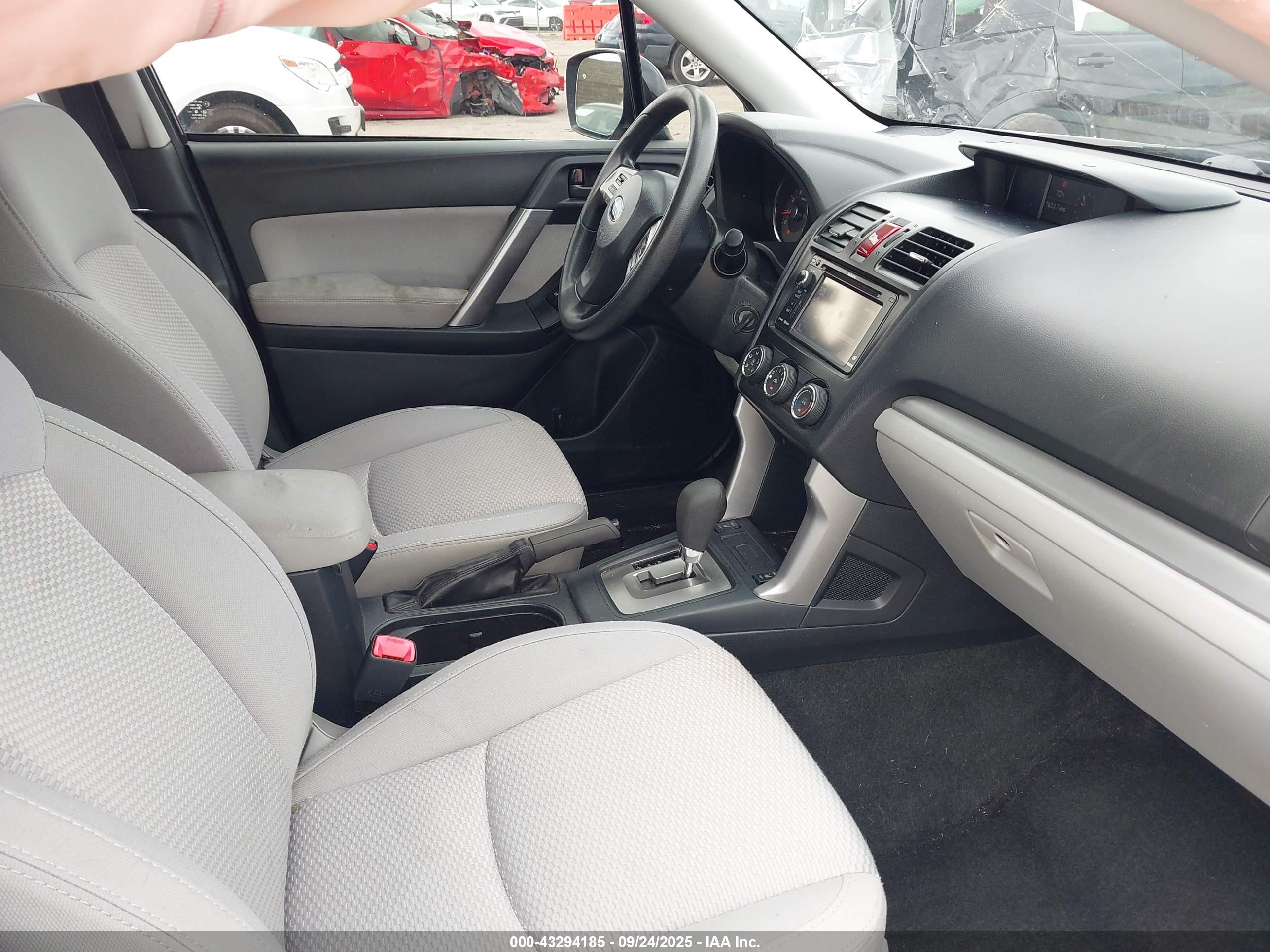 SUBARU FORESTER image 5