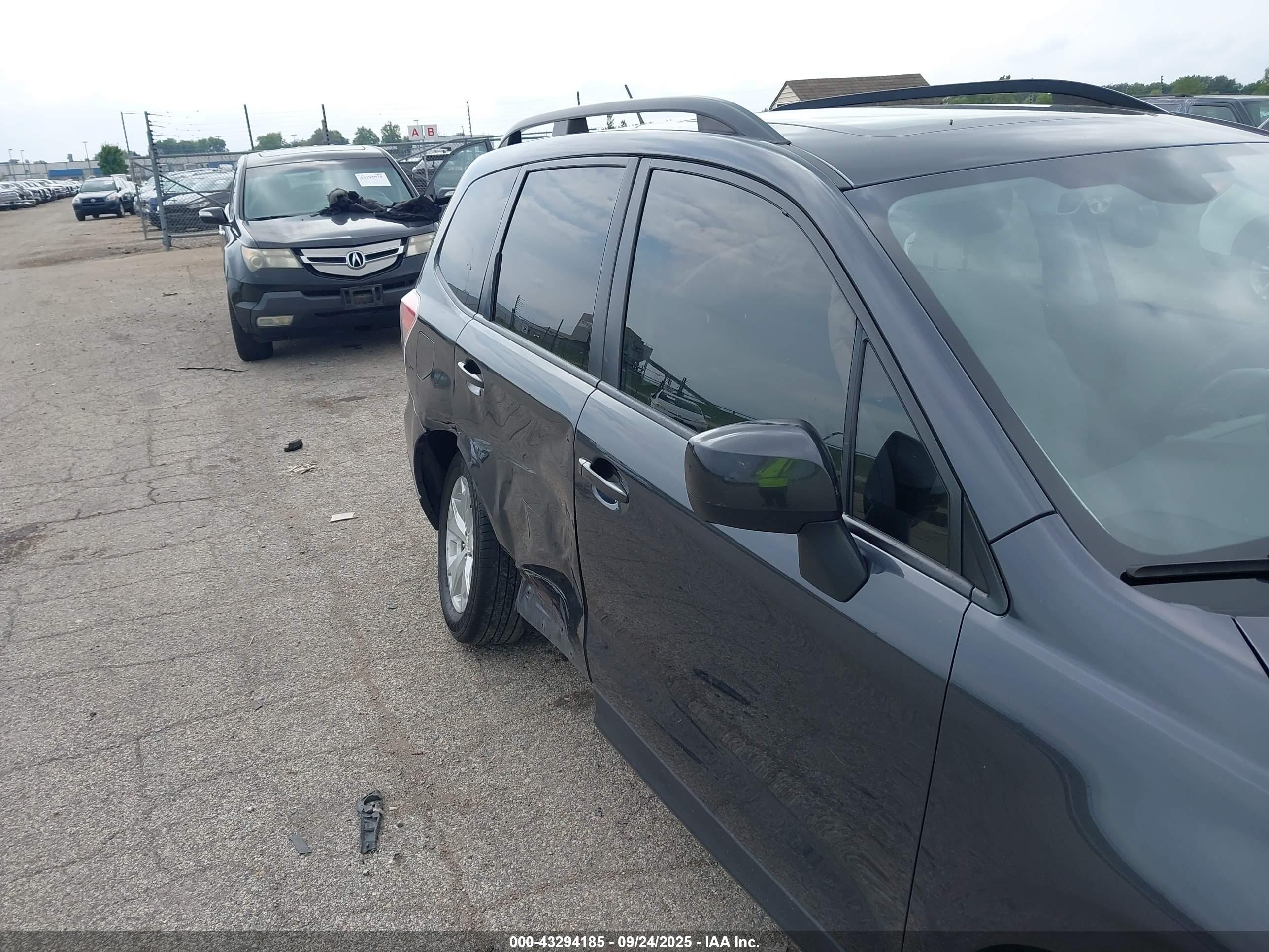 SUBARU FORESTER image 6