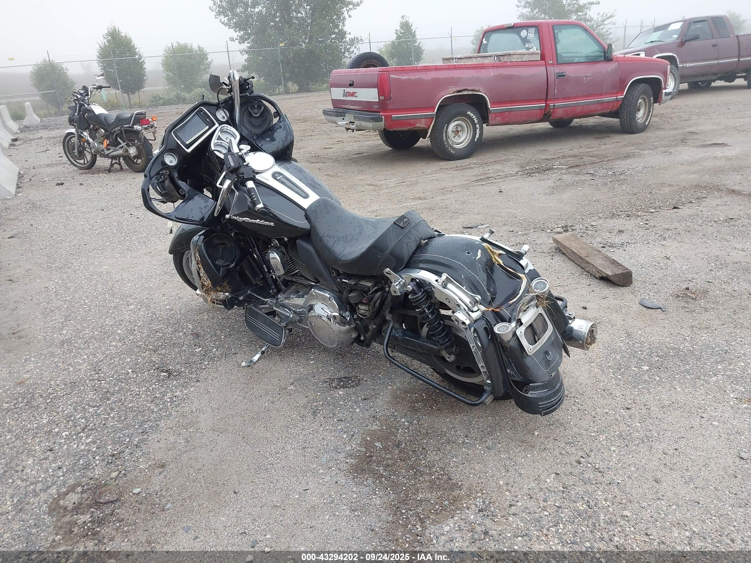 HARLEY-DAVIDSON FLTRXS image 3