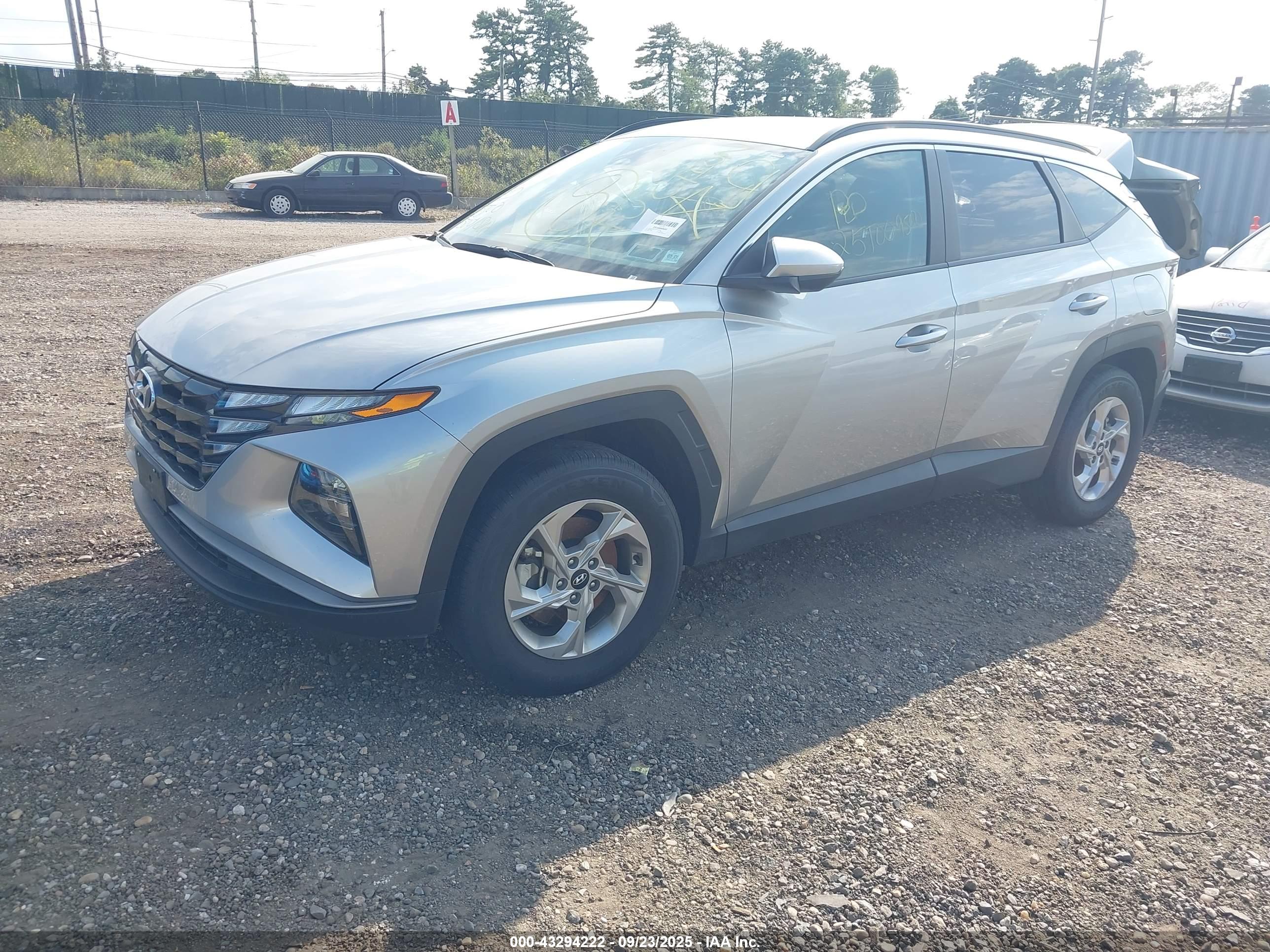 HYUNDAI TUCSON image 2