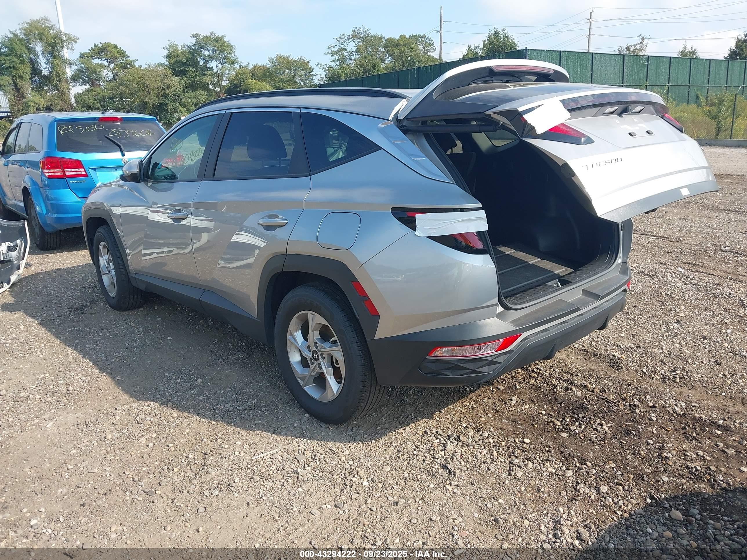 HYUNDAI TUCSON image 3